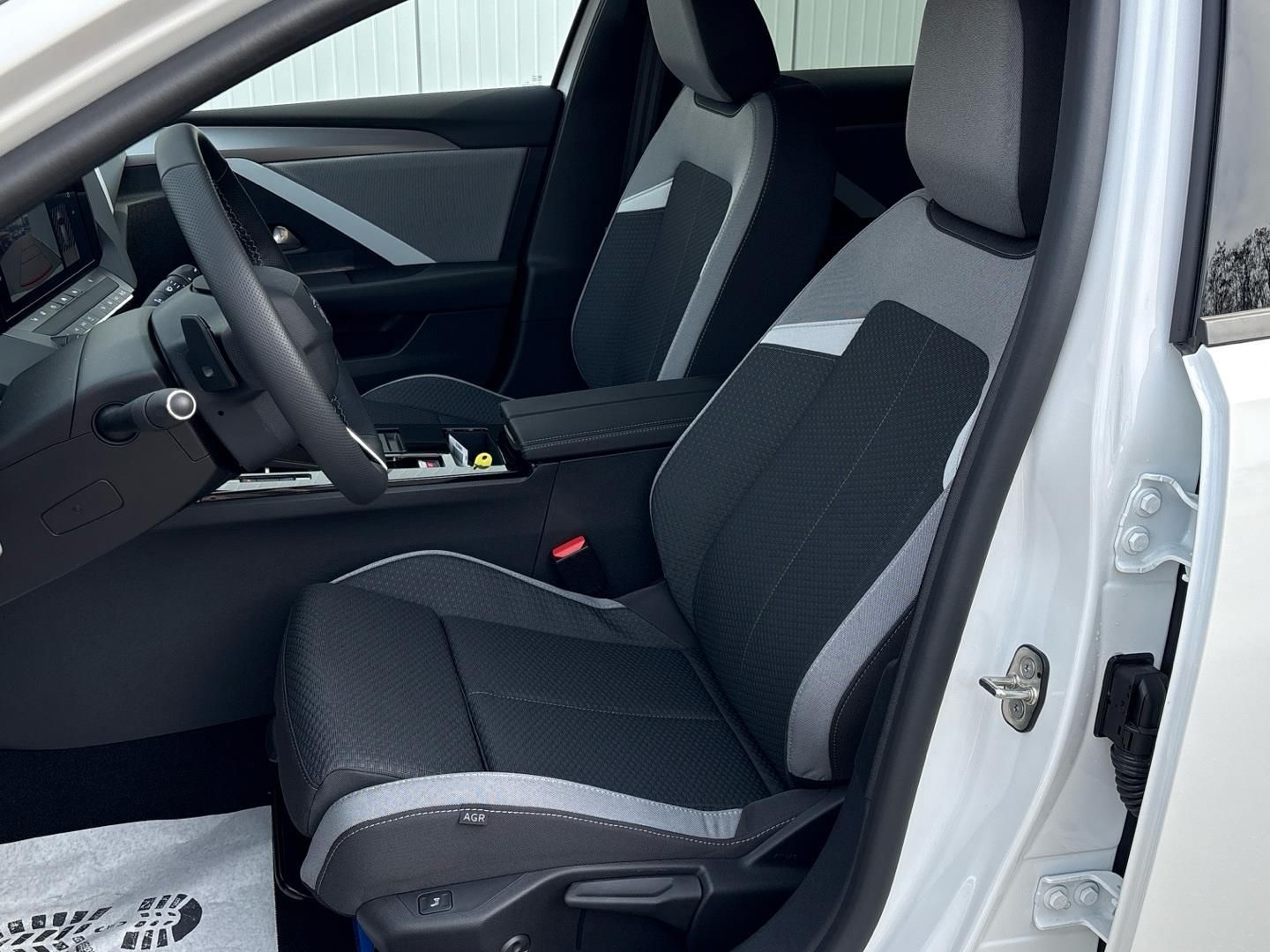 Opel Astra, 1.5CDTI 130k 96kW Edition - fotka 5