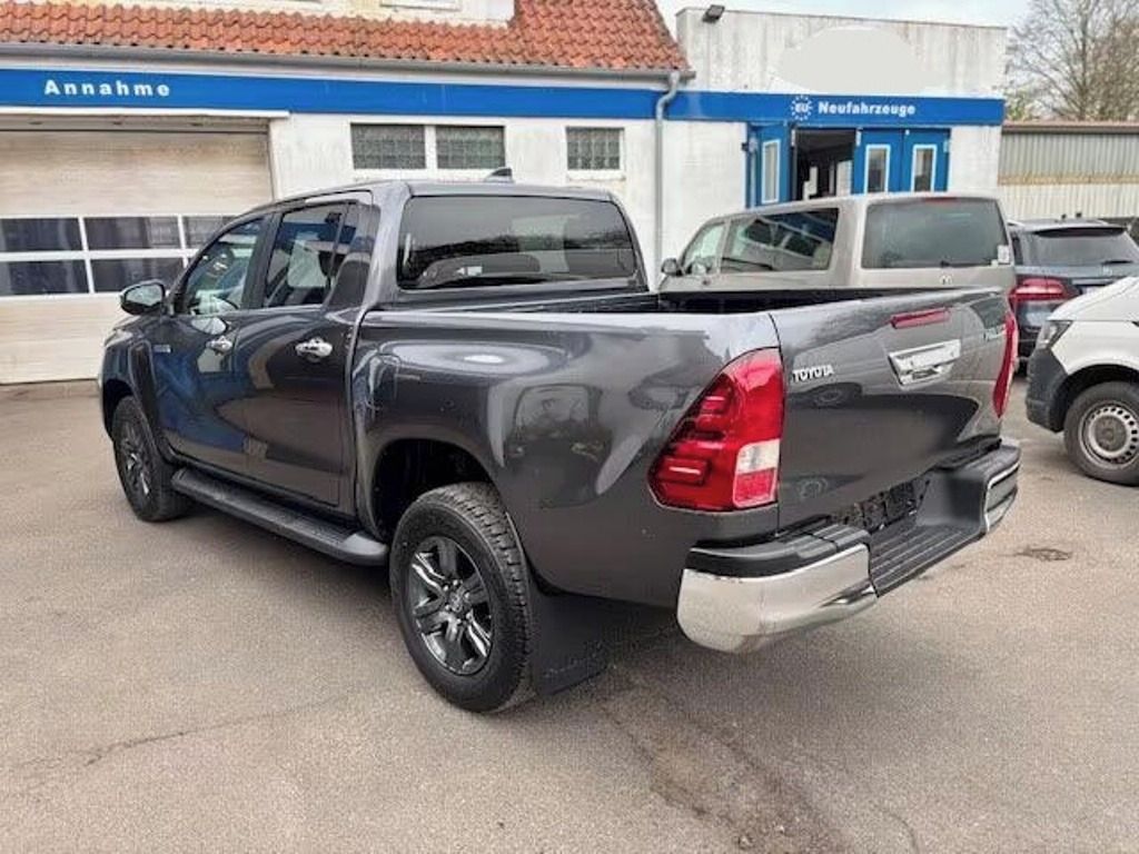 Toyota Hilux, 2.4 Double Cab 4x4*Kamera* - fotka 2