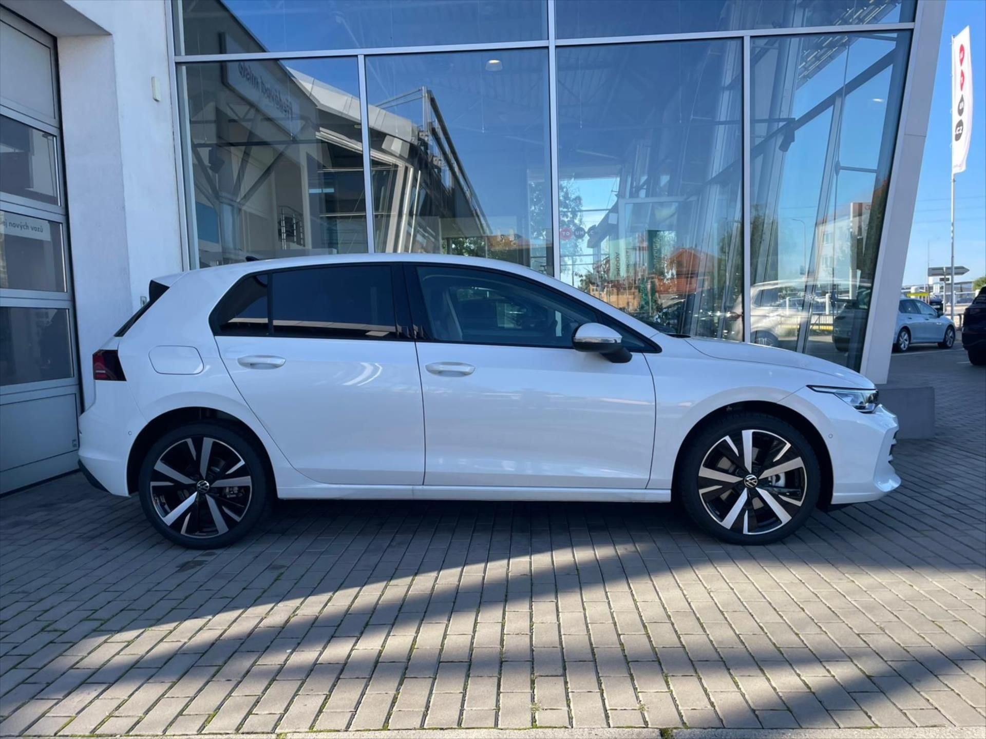 Volkswagen Golf, 1,5 TSI eHybrid 150 kW 6DSG  P - fotka 4
