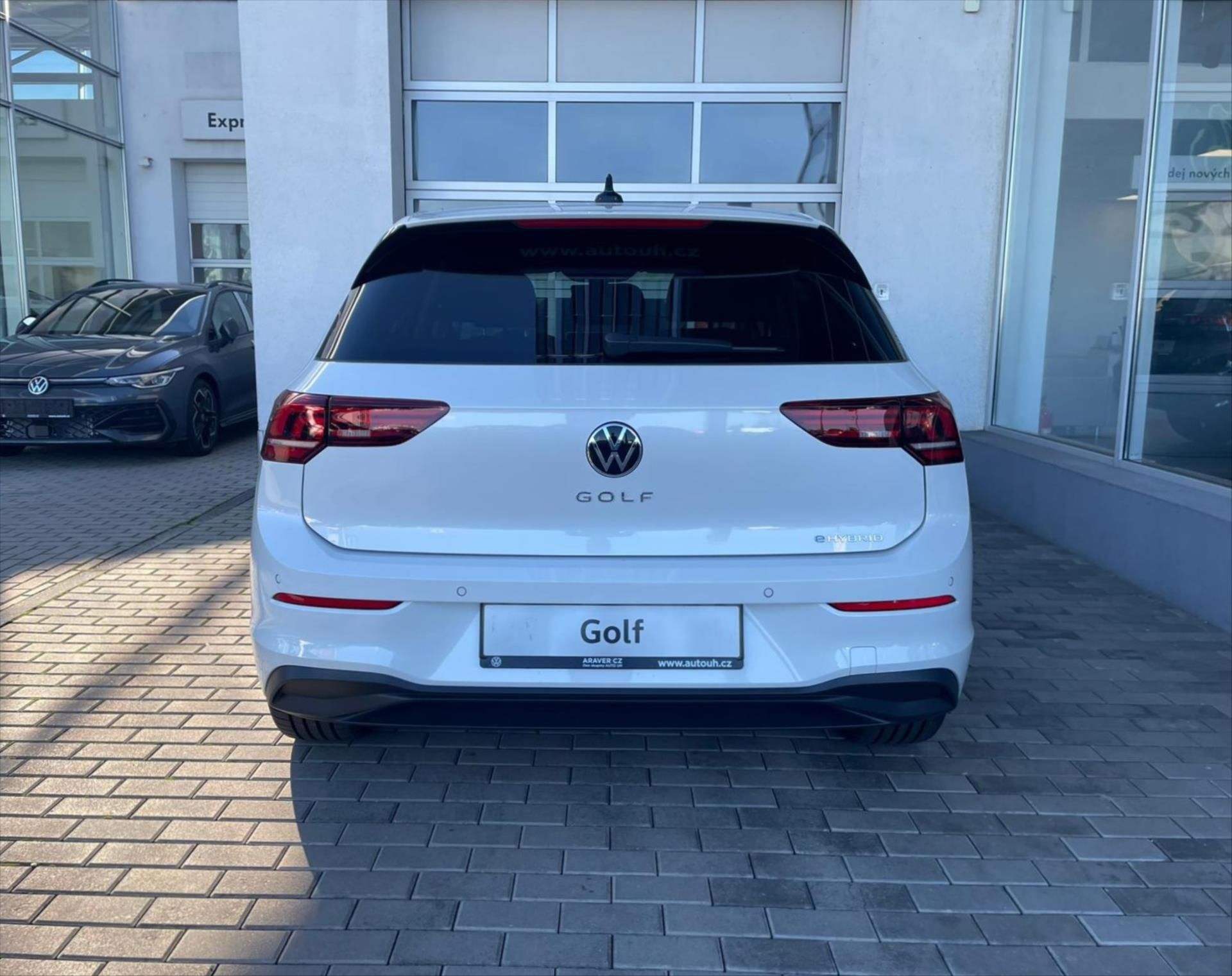 Volkswagen Golf, 1,5 TSI eHybrid 150 kW 6DSG  P - fotka 6