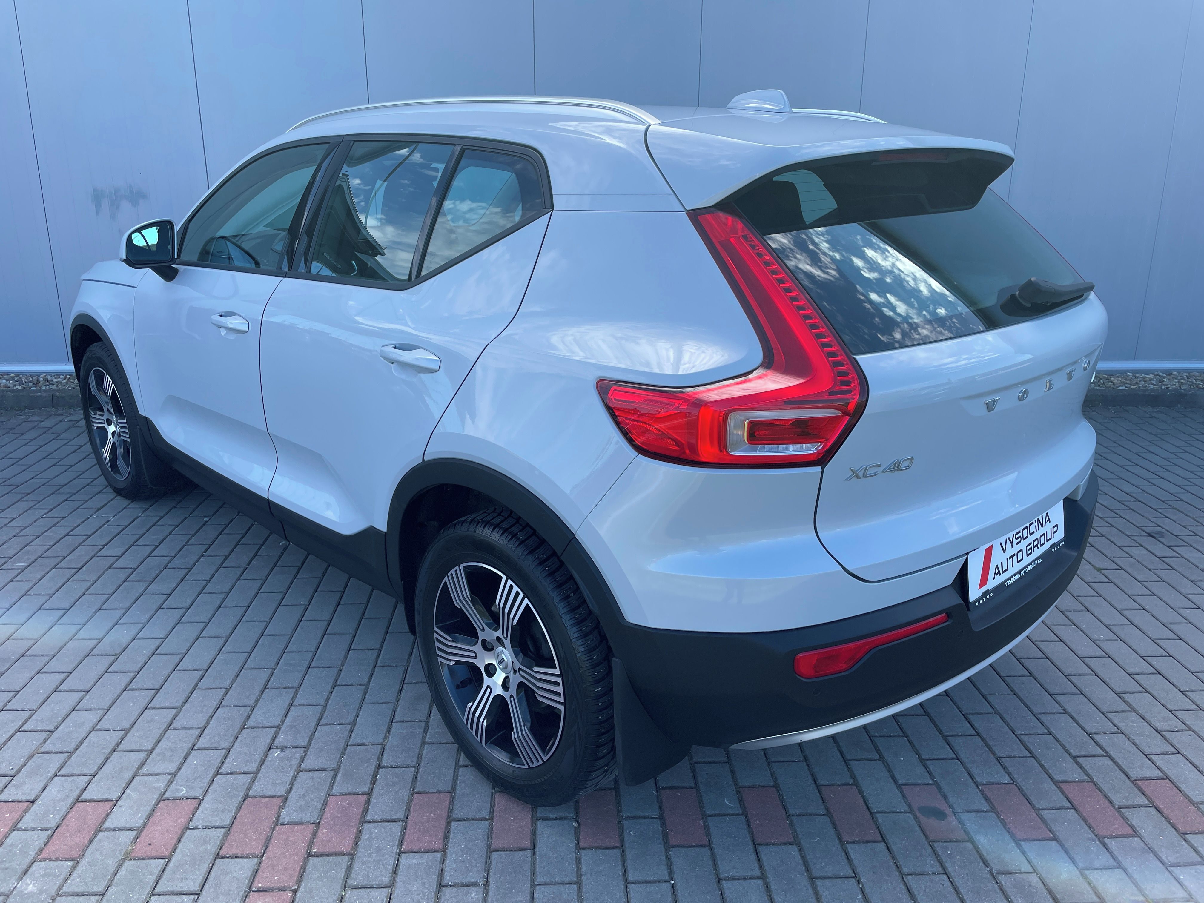 Volvo XC40, D3 MOMENTUM Pro Aut. - fotka 2