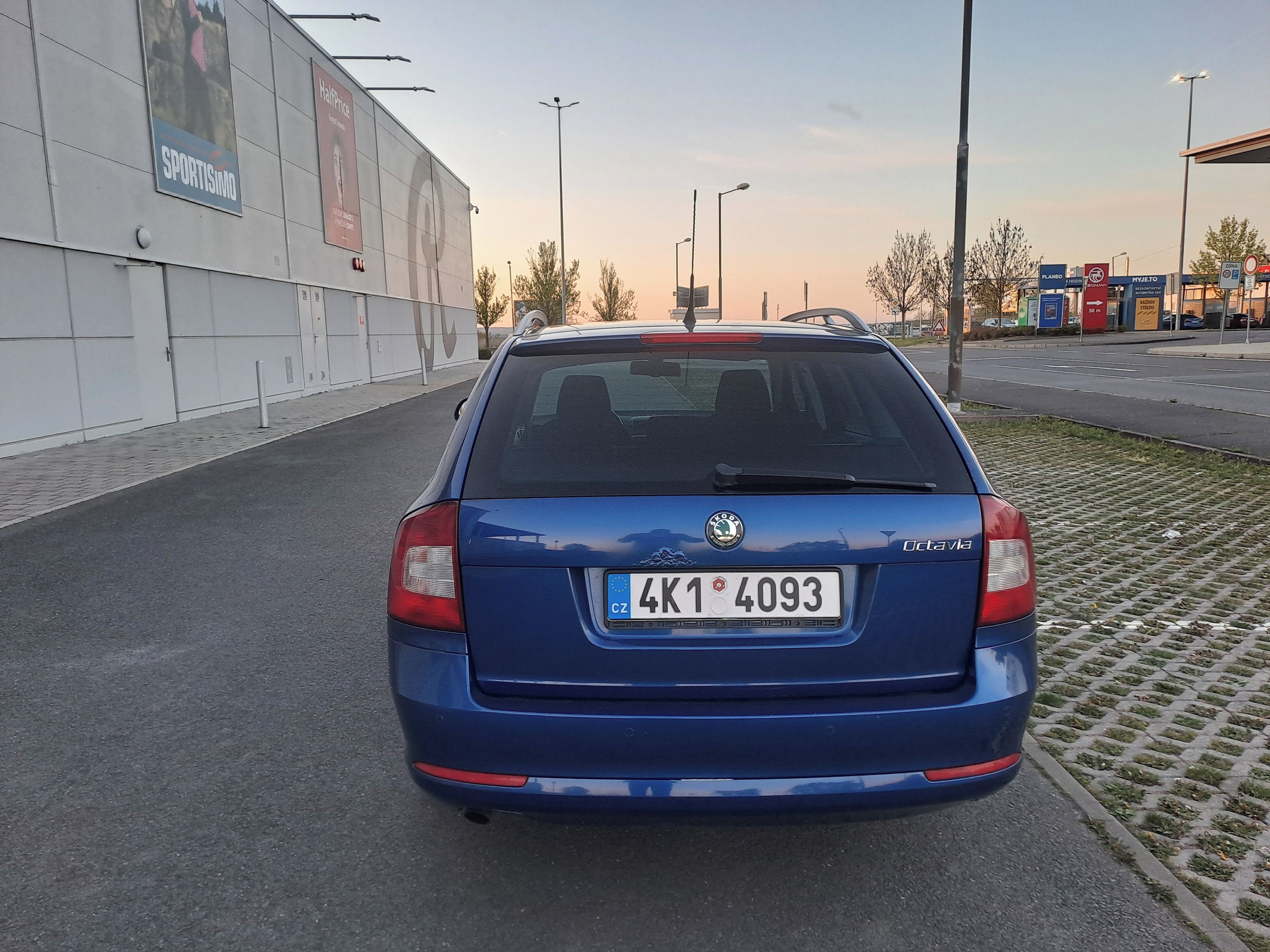 Škoda Octavia, 1.6TDI 77KW KOMBI,ELEGANCE! - fotka 6