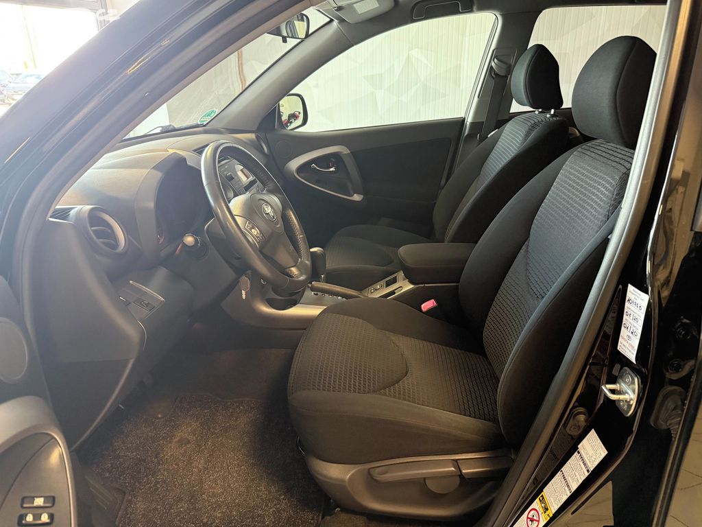 Toyota Rav4, fotka 10