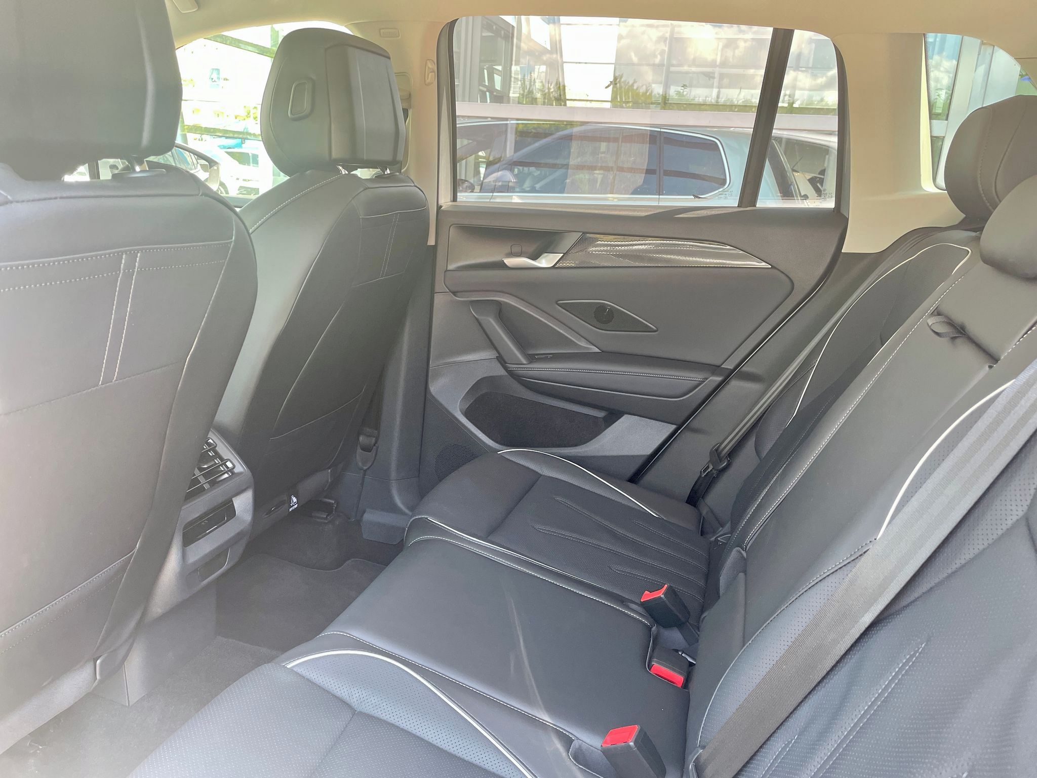 Volkswagen Tiguan, People  1,5 TSI 150 kW eHybrid - fotka 6