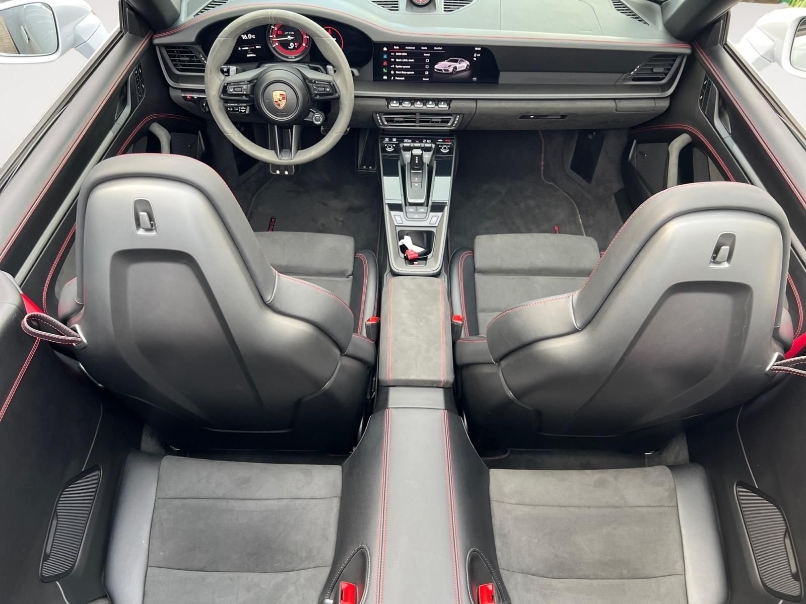 Porsche 911, Carrera GTS Cabrio SportChrono - fotka 6