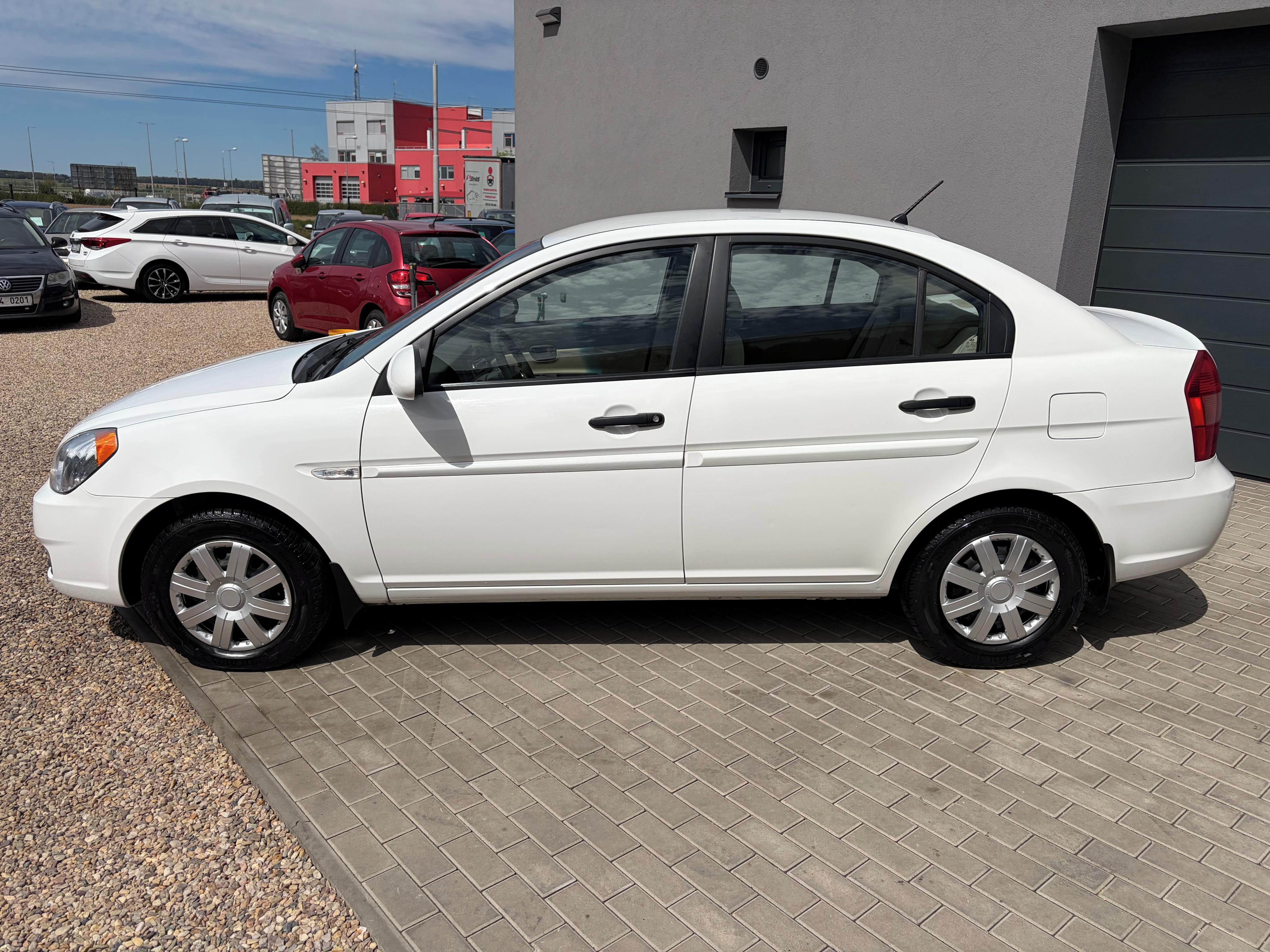Hyundai Accent, 1.4i 71KW, Klima, Serviska - fotka 6
