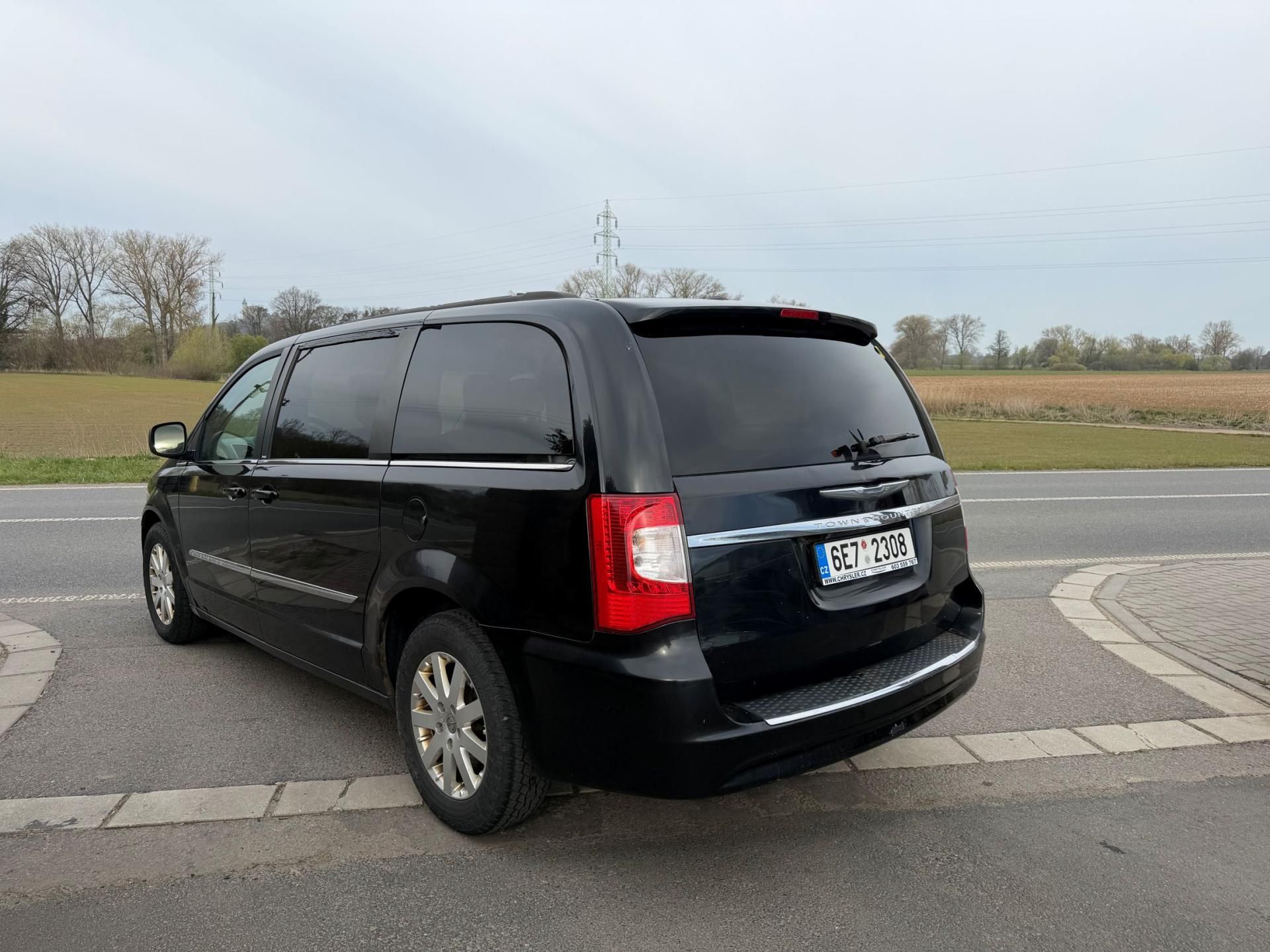 Chrysler Town & Country, 3,6 LPG RT DVD Kůže 2014 - fotka 4