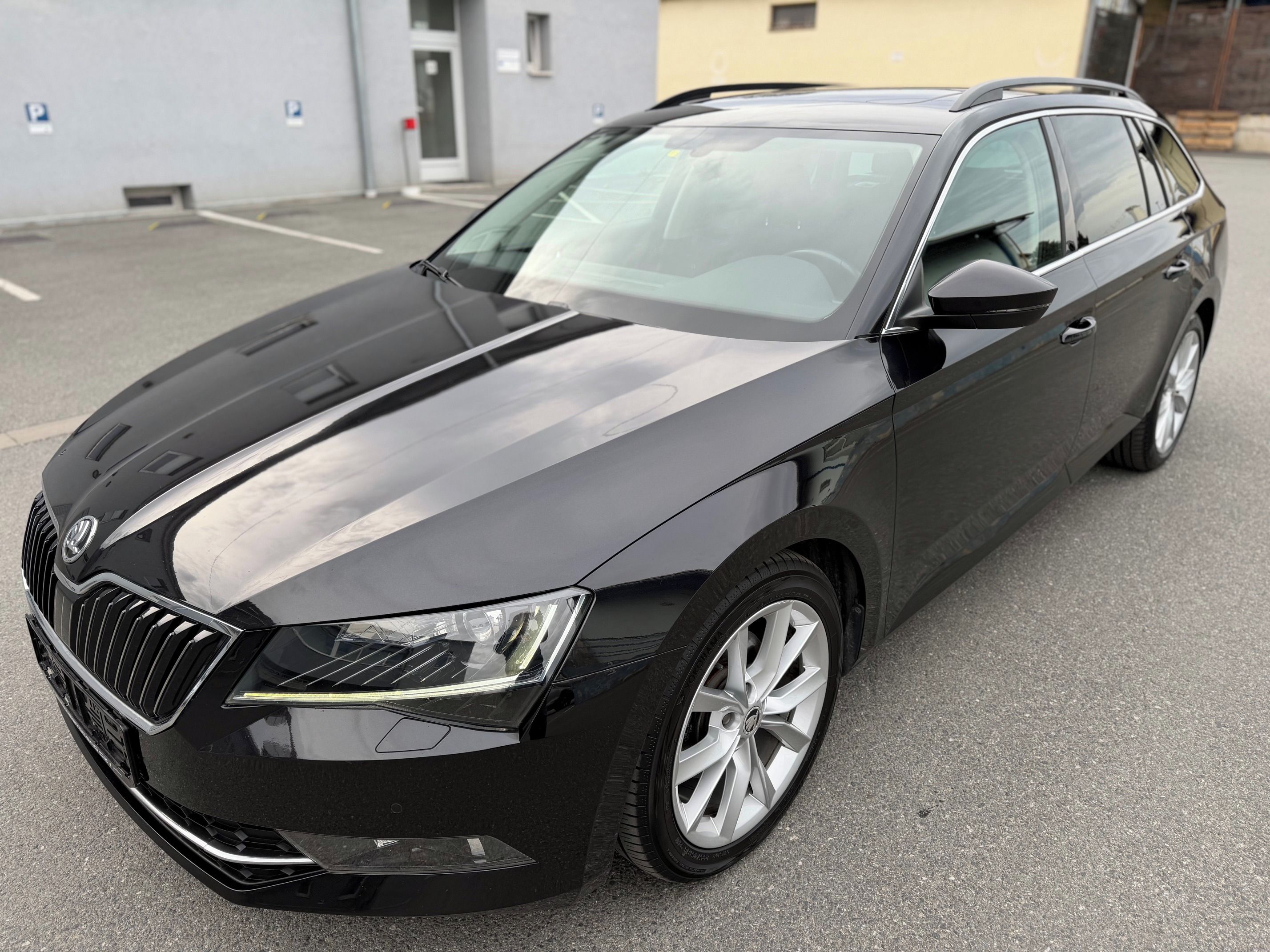Škoda Superb, 140kw DSG 4x4 odpočet DPH - fotka 4