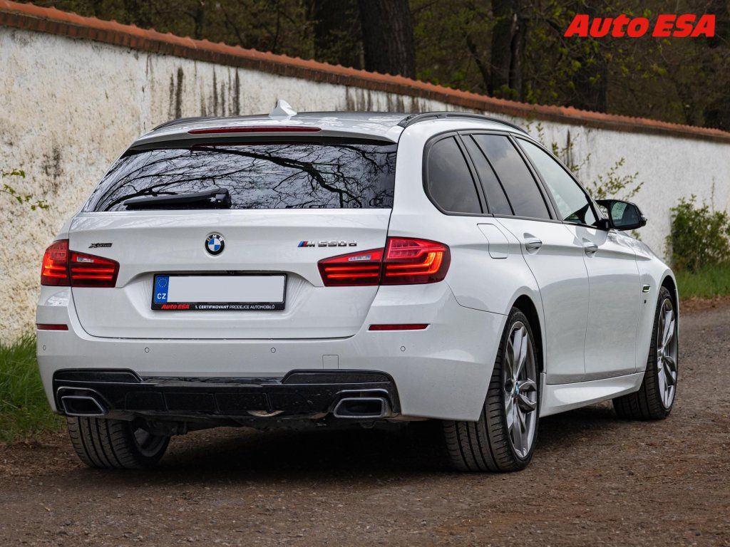 BMW Řada 5, 3.0D M550 d xDrive,AT,LED - fotka 5