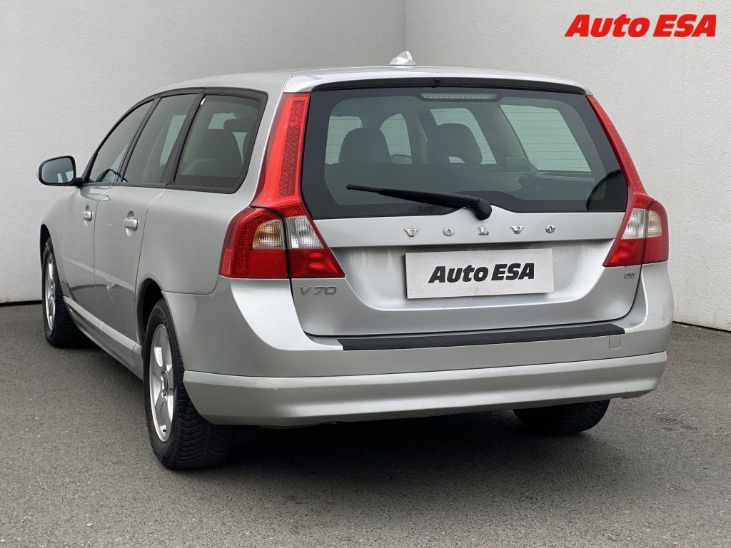 Volvo V70, 2.4 D,Momentum,AT - fotka 6