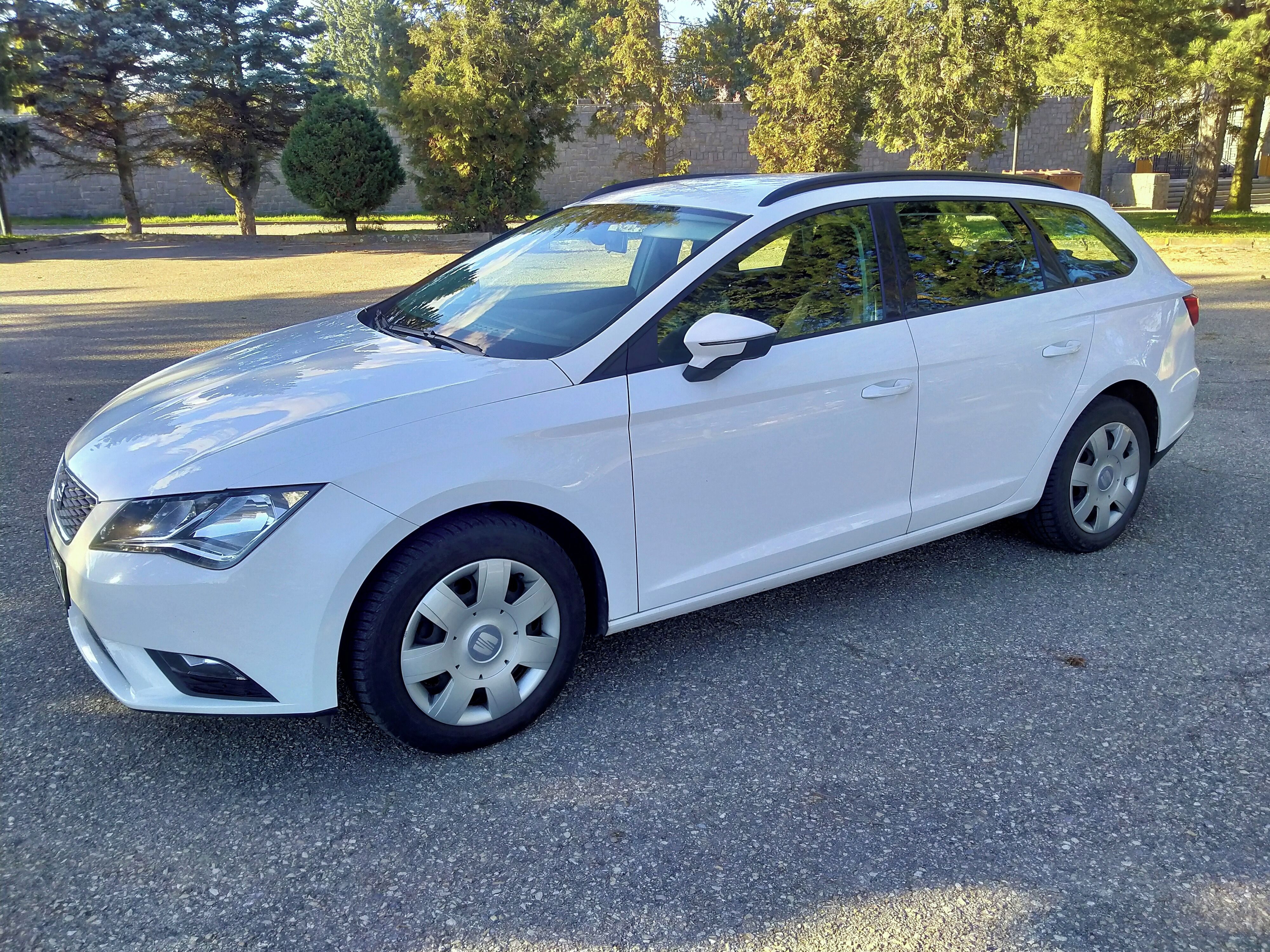 Seat Leon, ST 3, 1.6 TDI, 81kw, původ ČR - fotka 4