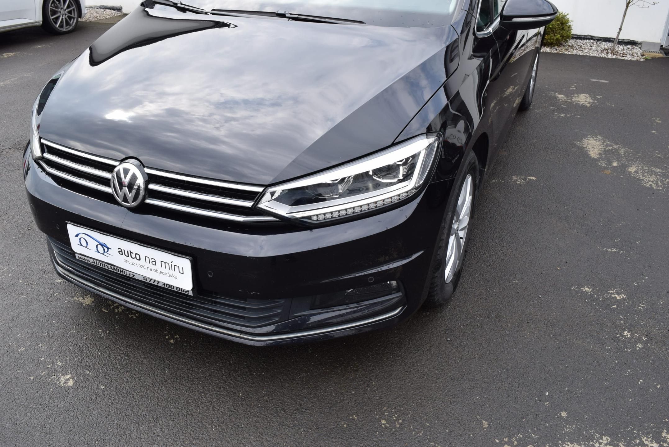 Volkswagen Touran, 1.4TSI 110kw HIGHLINE TAŽ LED - fotka 2