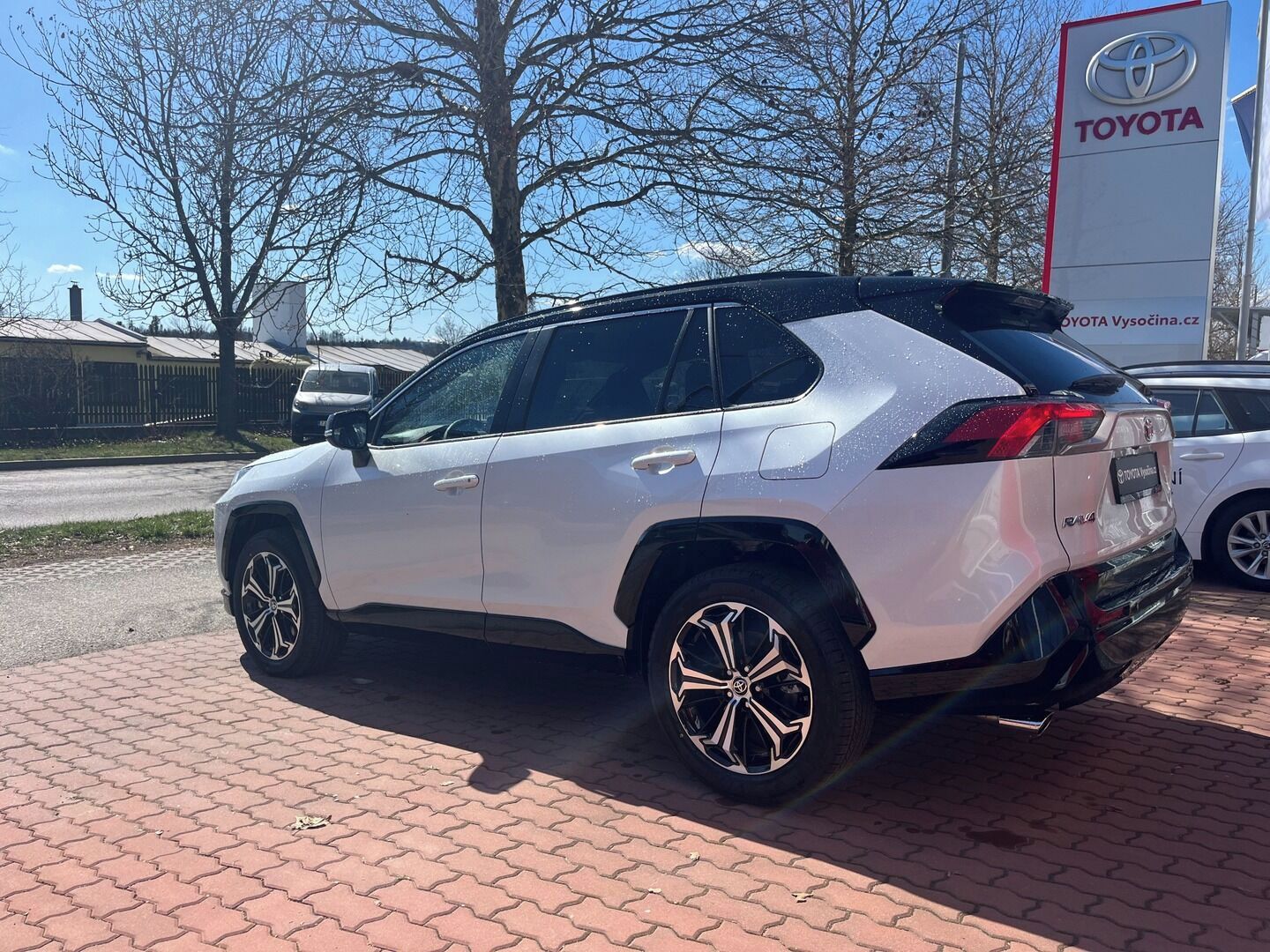 Toyota Rav4, 2.5 Plug-in Executive 306k 4x4 - fotka 5