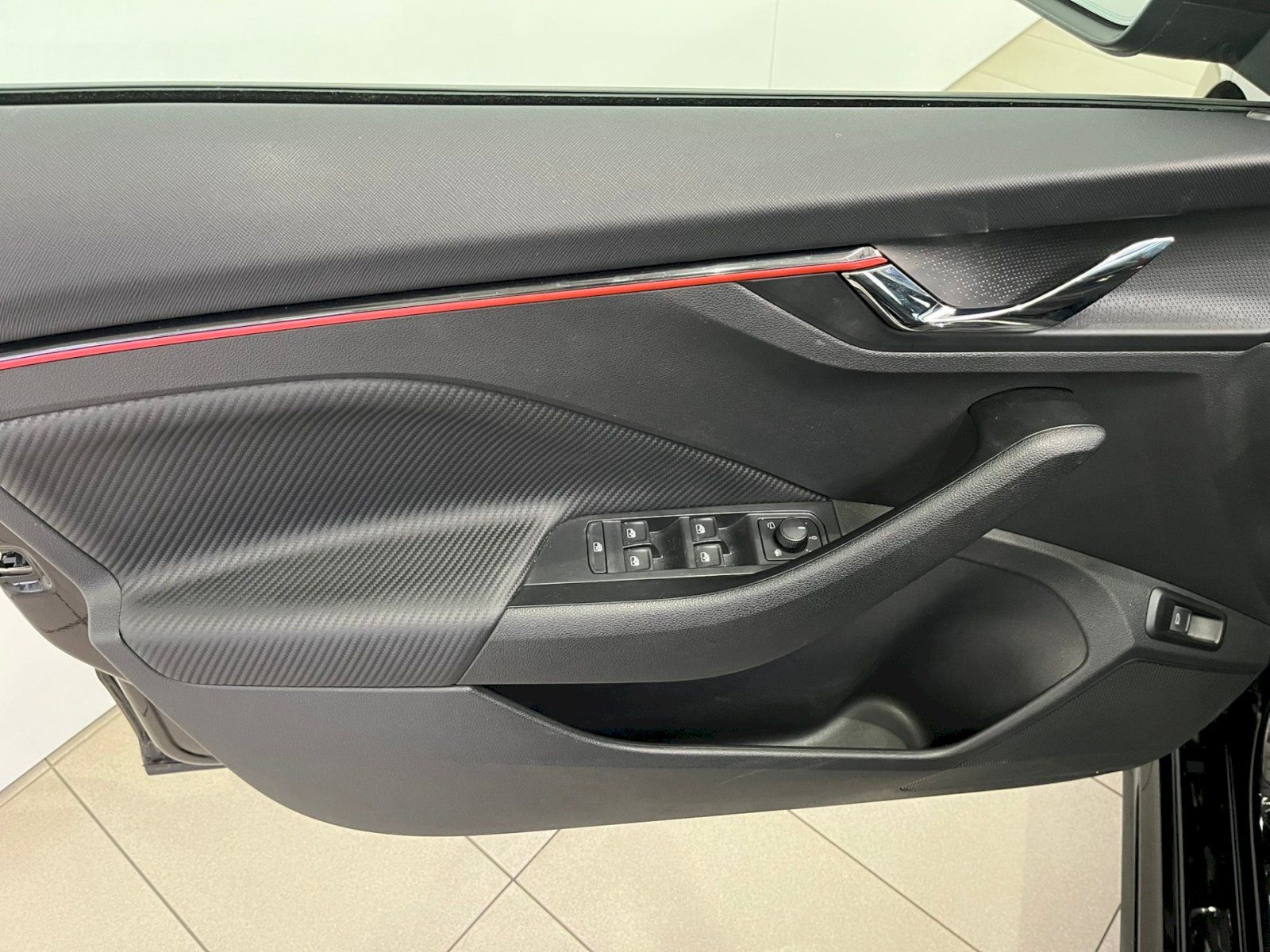 Škoda Kamiq, 1.0 TSI 85 kW A7F Monte Carlo - fotka 6