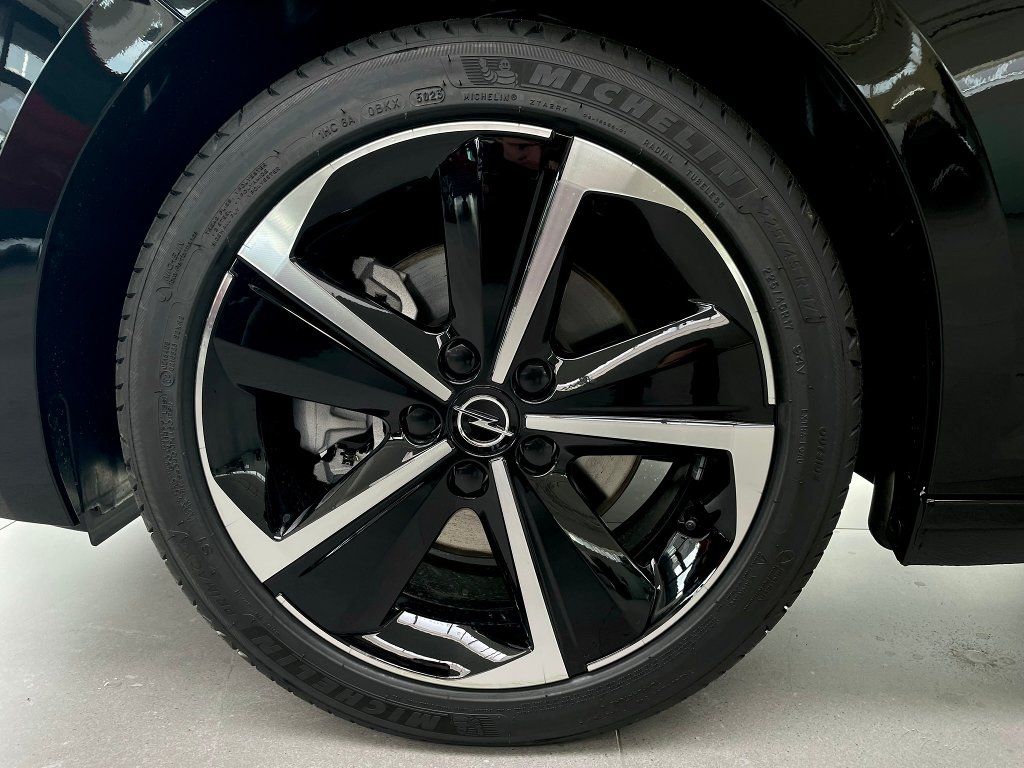 Opel Astra, ST GS 1.2 Turbo Automat - fotka 4