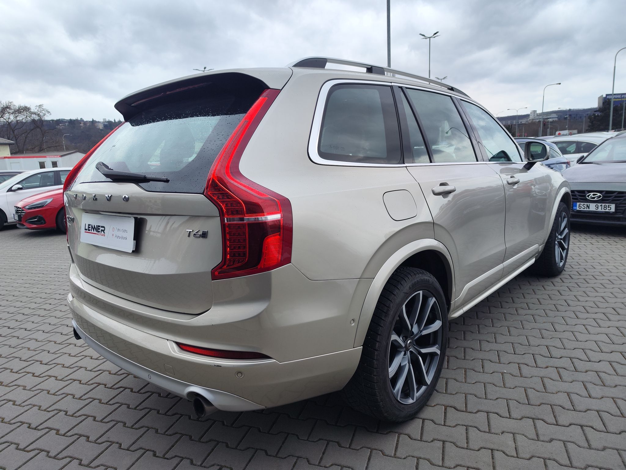 Volvo XC90, 2.0 T6/235kW Momentum AWD - fotka 5