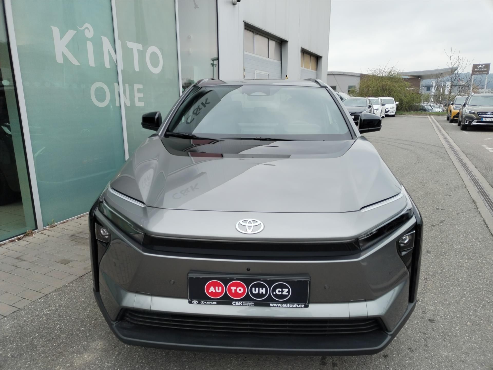 Toyota bZ4X, BEV 73,1 kWh  STYLE FWD - fotka 2