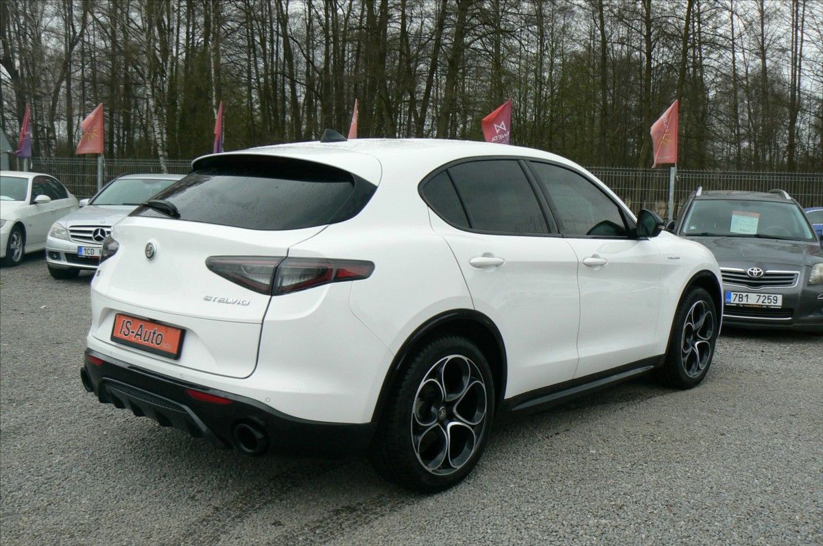 Alfa Romeo Stelvio, 2,2 VELOCE  Q4 DPH- 52571 km - fotka 4