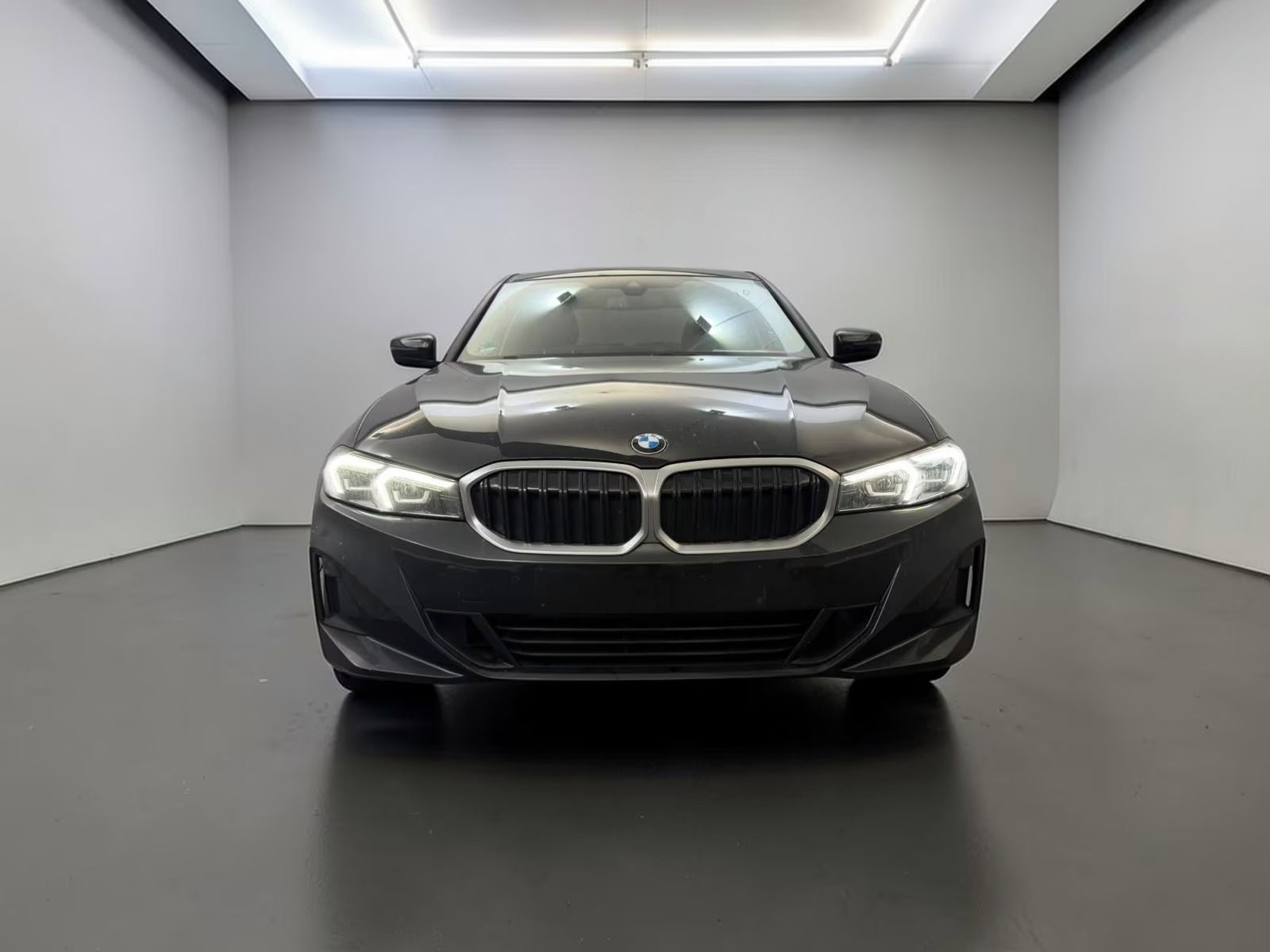 BMW Řada 3, 320d xDrive Lim. SHADOW-LINE - fotka 5