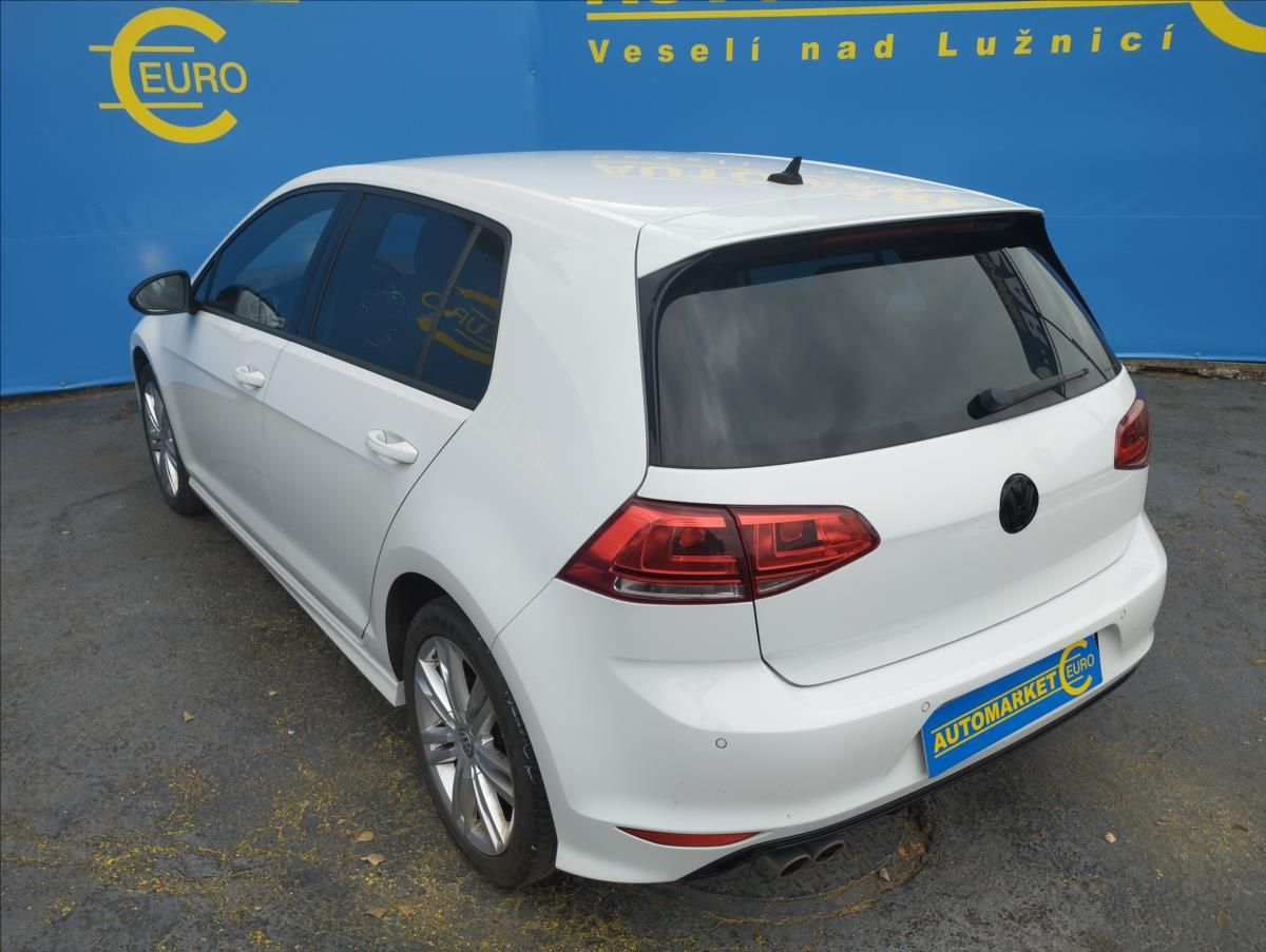 Volkswagen Golf, 2,0 TDi 110KW R-Line - fotka 6