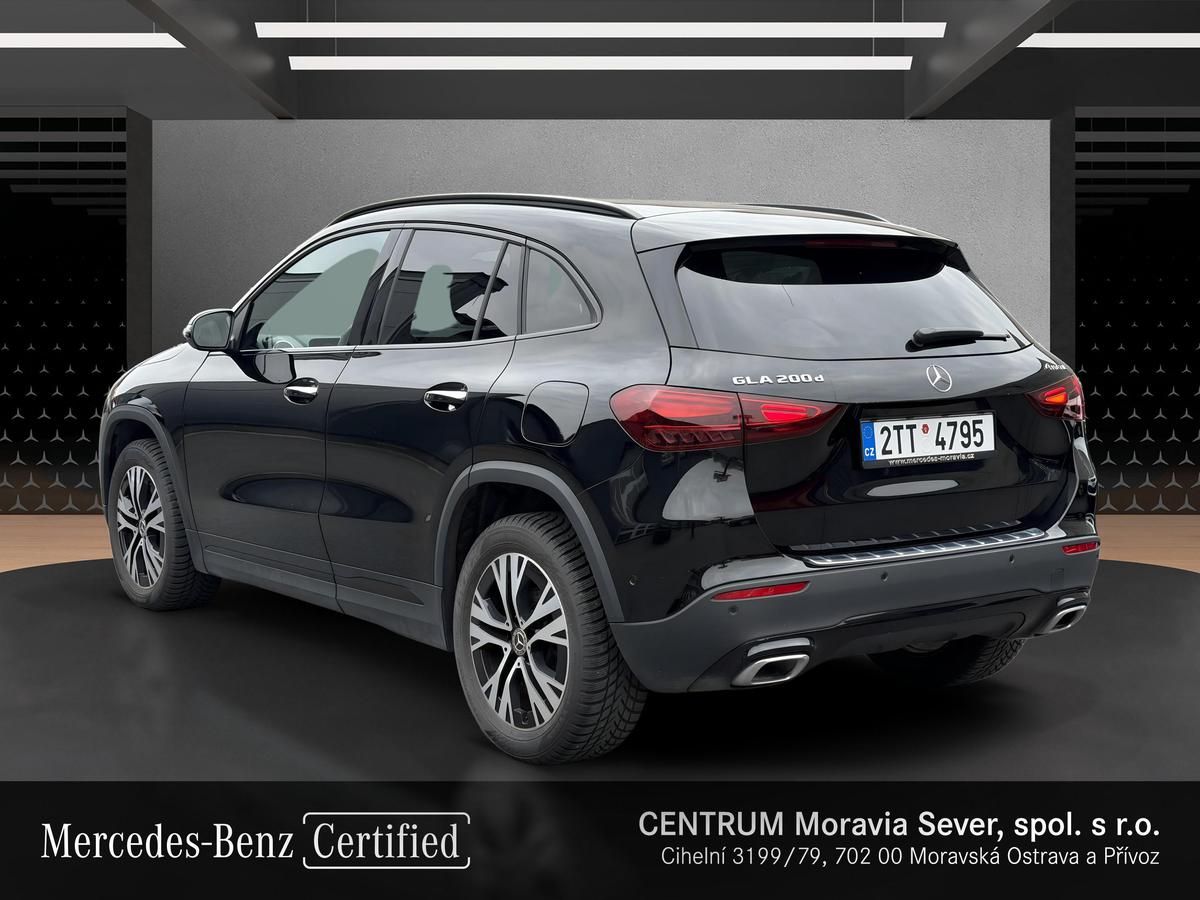 Mercedes-Benz GLA, 200d 4M - fotka 3