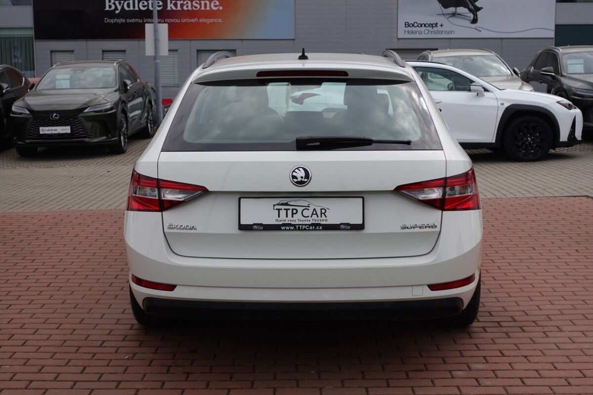 Škoda Superb, 1.4 TSI 110kW Active Combi DSG - fotka 5