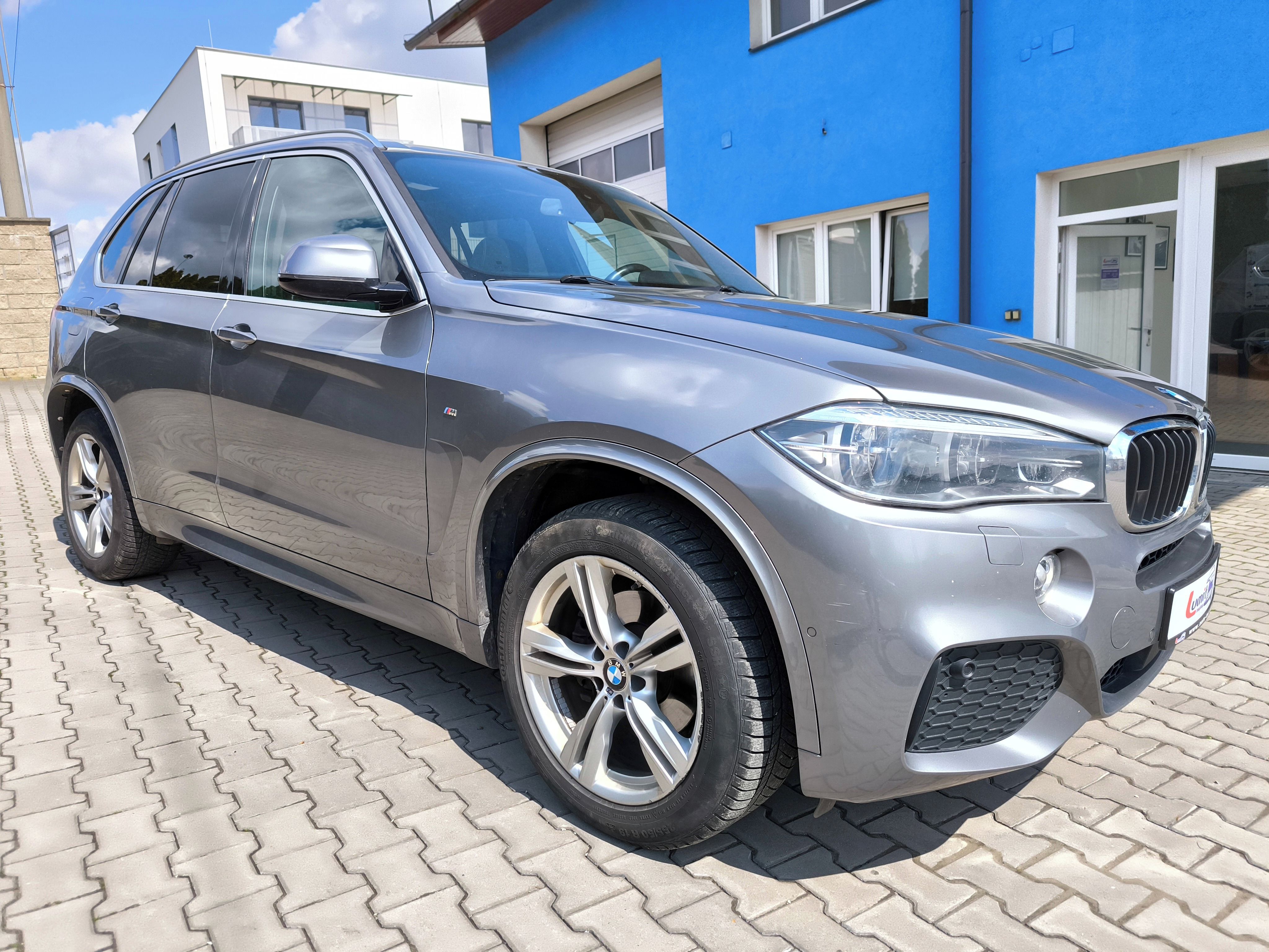 BMW X5, xDrive 30d M Paket - fotka 3