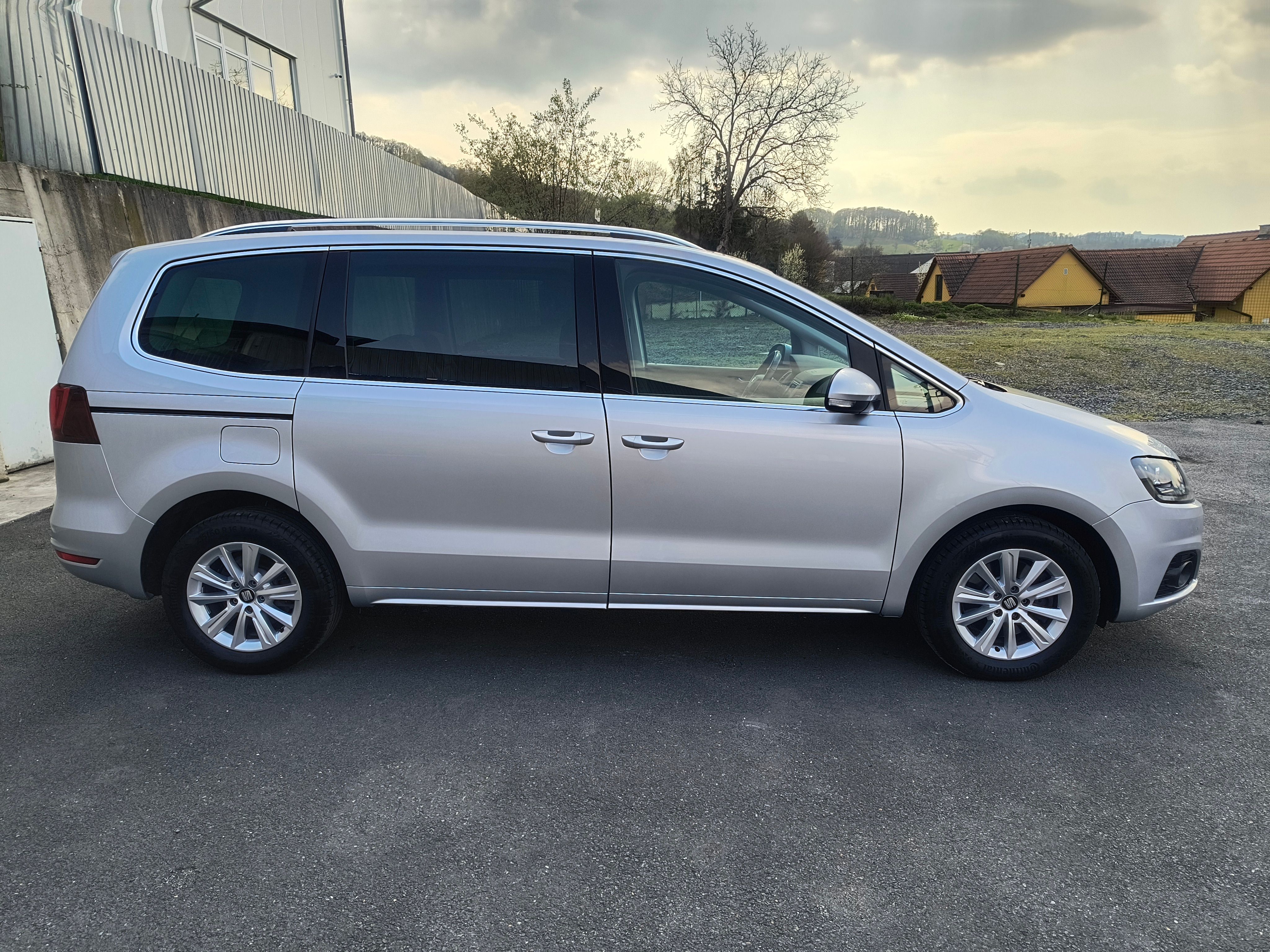 Seat Alhambra, 1.4 TSI DSG 110KW/ NAVI/KAMERA - fotka 6