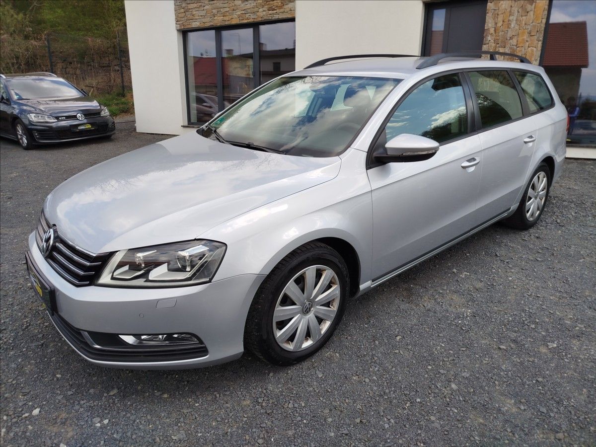 Volkswagen Passat, 2,0 TDi 103kW, 10xAirbag, TZ - fotka 2