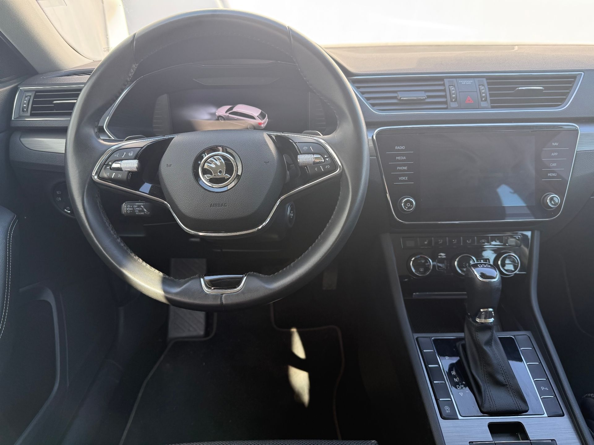 Škoda Superb, 2.0 TDI 110 kW Style DSG - fotka 5