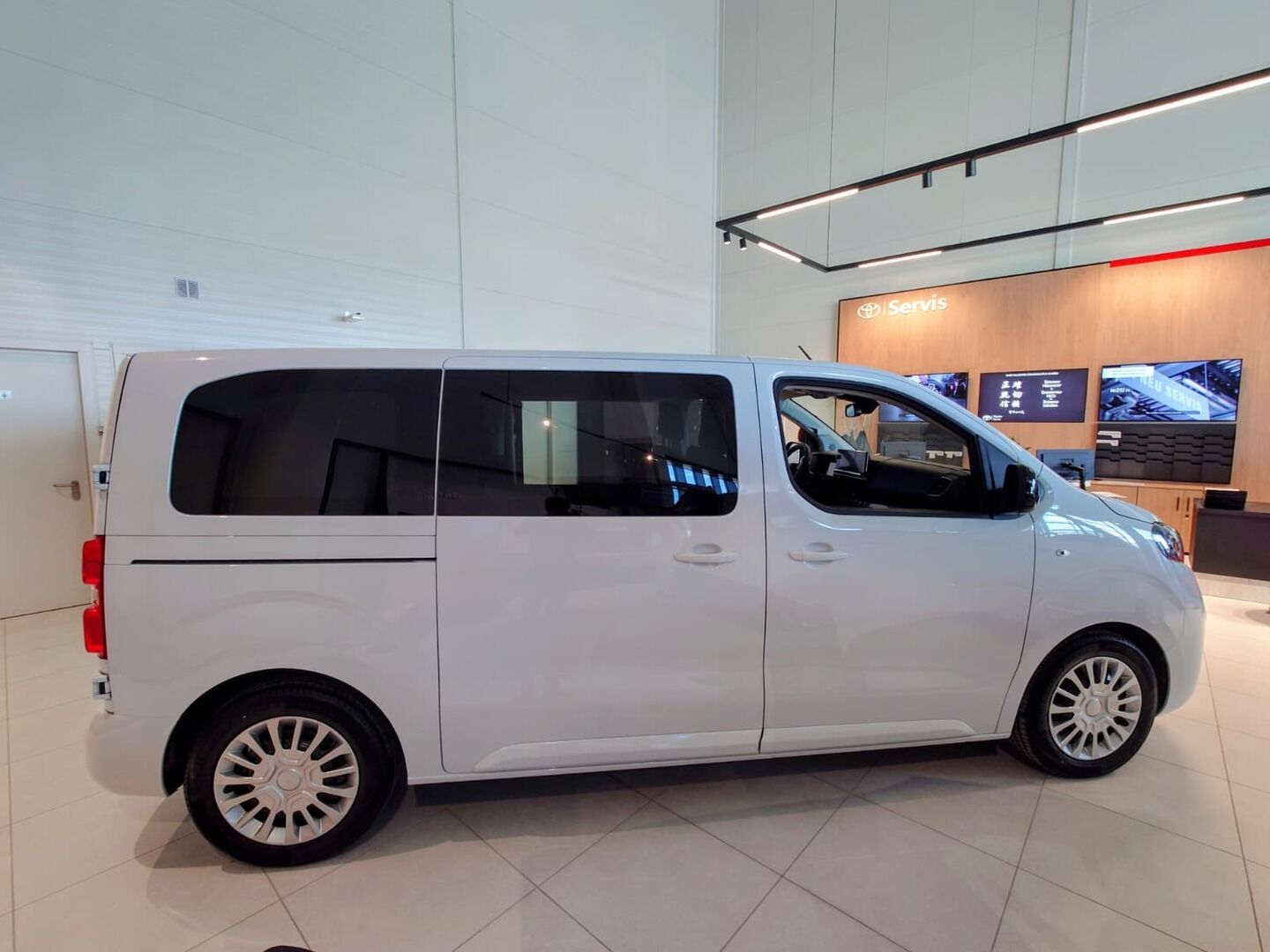 Toyota Proace, L1, Full Electric (50kWh) (136 - fotka 6