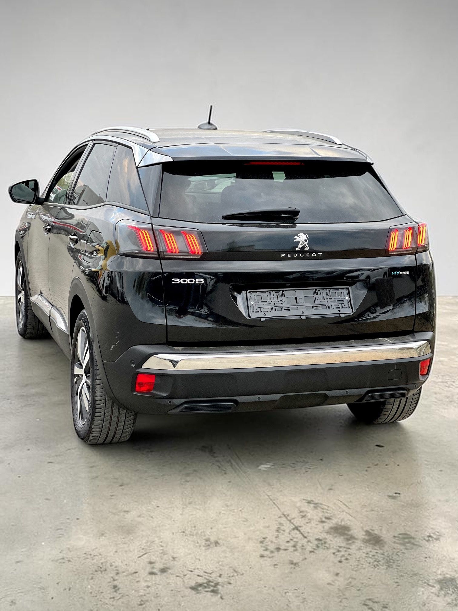 Peugeot 3008, PluIn-Hybrid Autom Kuze Allure - fotka 4