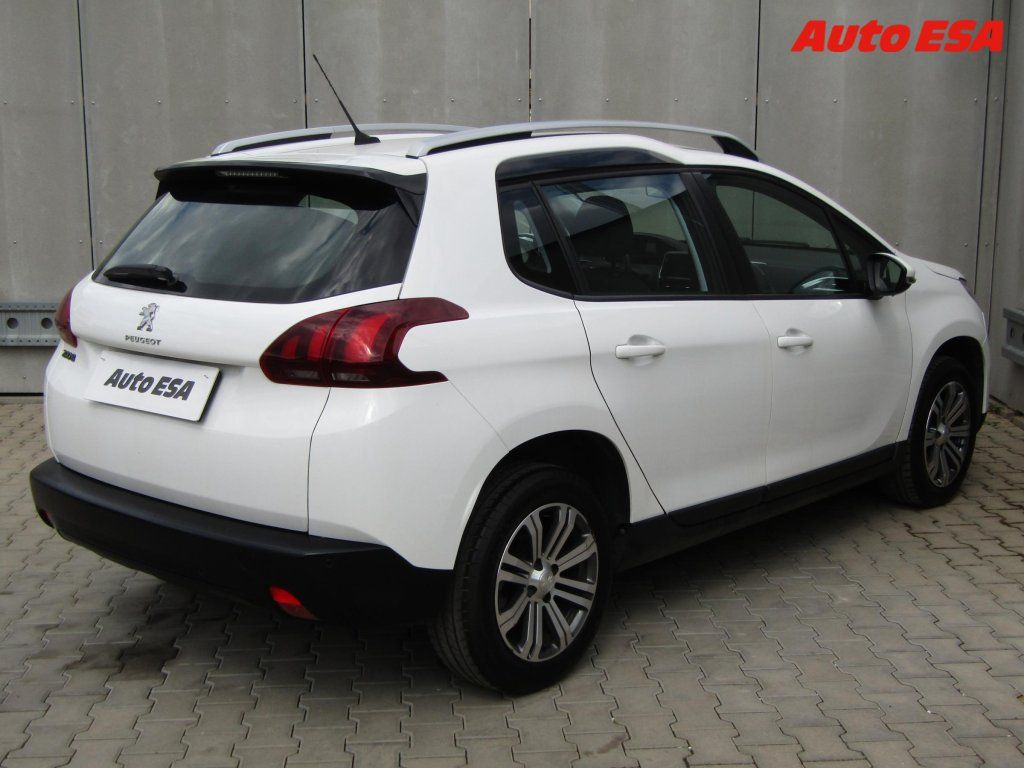 Peugeot 2008, 1.2 PT,ČR,AT - fotka 4