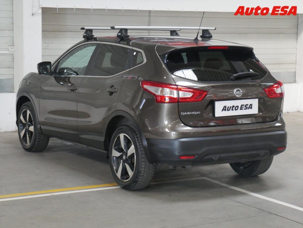 Nissan Qashqai, 1.2DiG-T,navi,autoAC - fotka 6