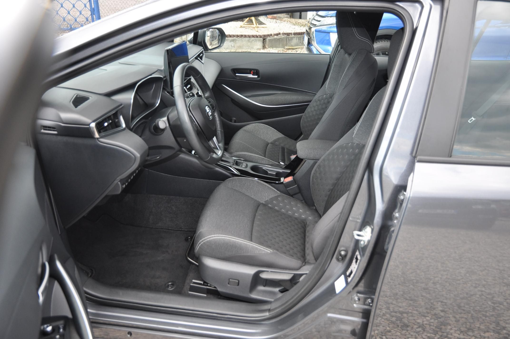 Toyota Corolla, 1.8 Hybrid KOMBI - fotka 6