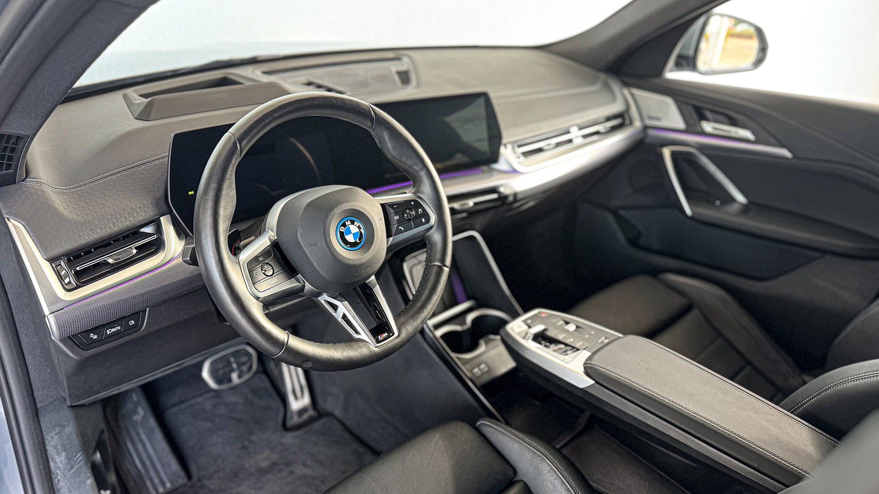 BMW iX2 - fotka 5
