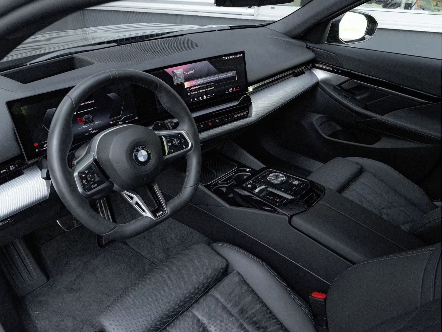 BMW Řada 5, Touring 520i M-Sport - fotka 5