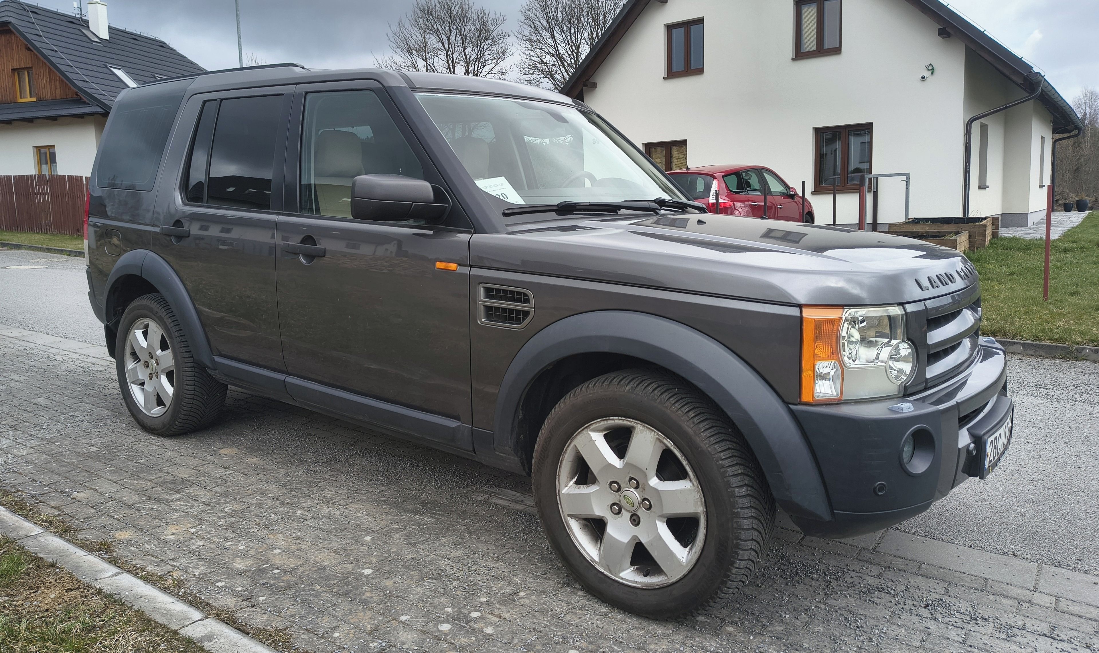 Land Rover Discovery, HSE 2.7 TDV6, 260 000 Km - fotka 3