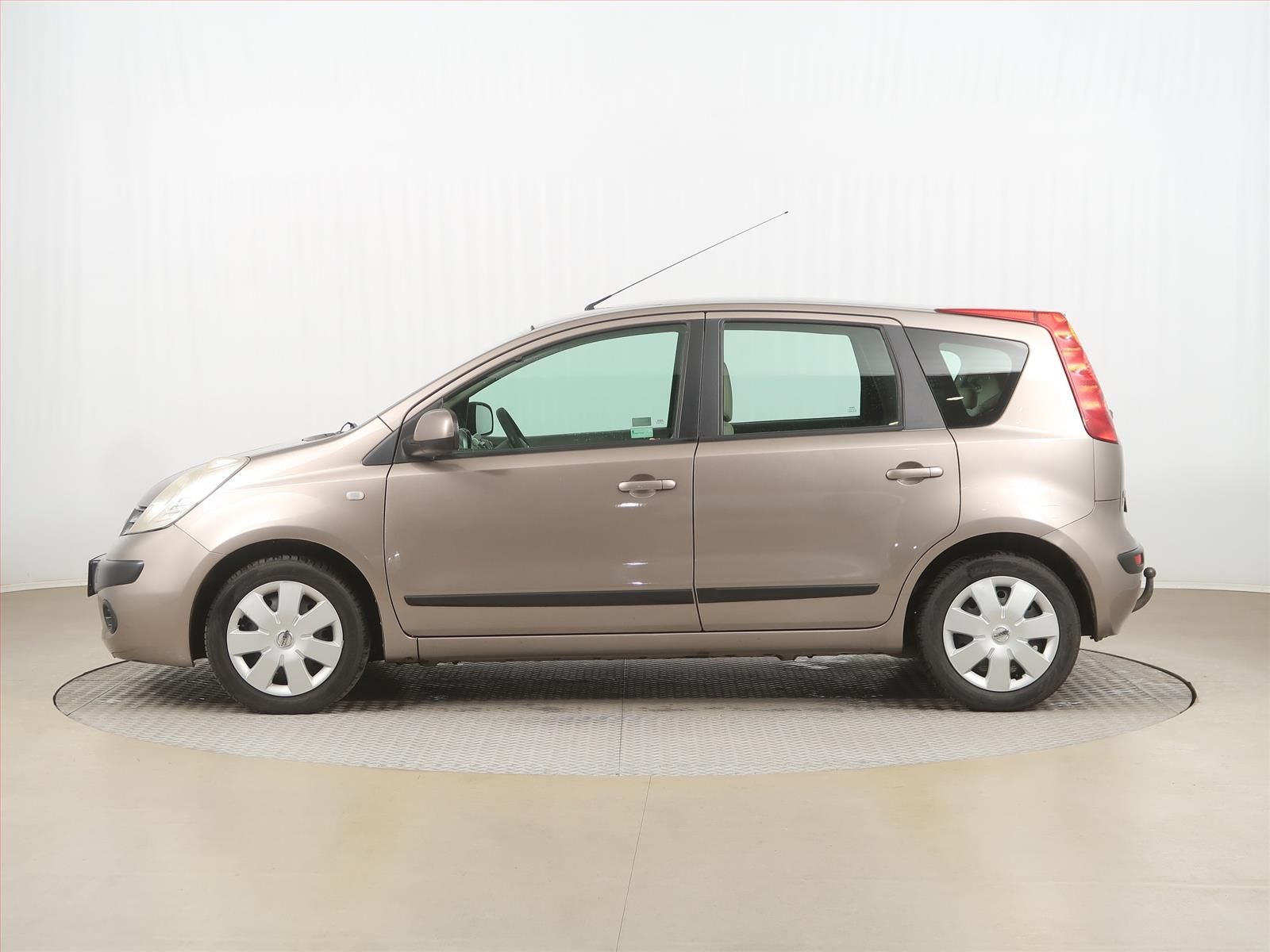 Nissan Note, 1.5 dCi, rezervace - fotka 3
