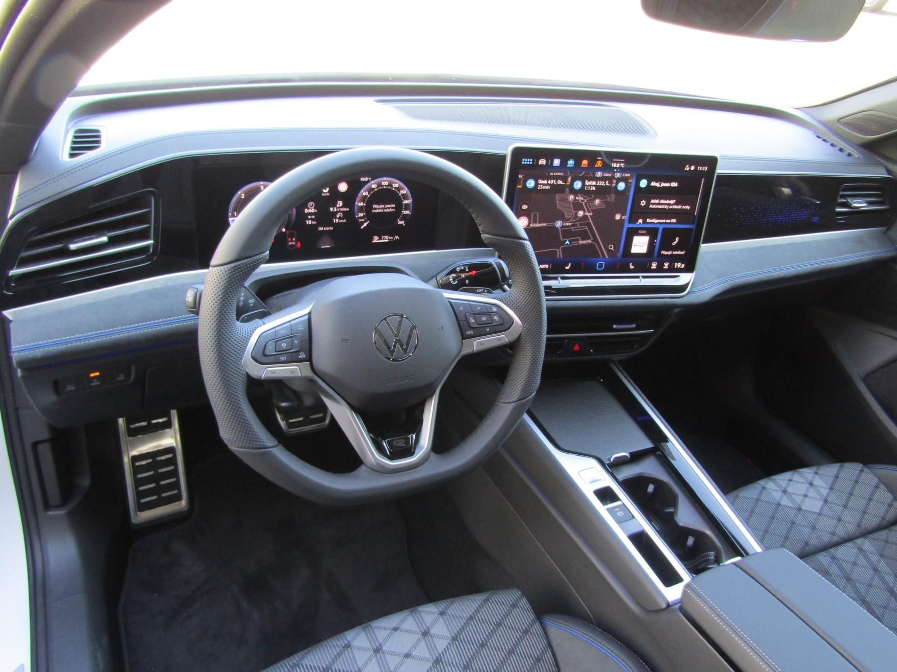 Volkswagen Passat, R-Line People 2,0 TDI 110 kW - fotka 5
