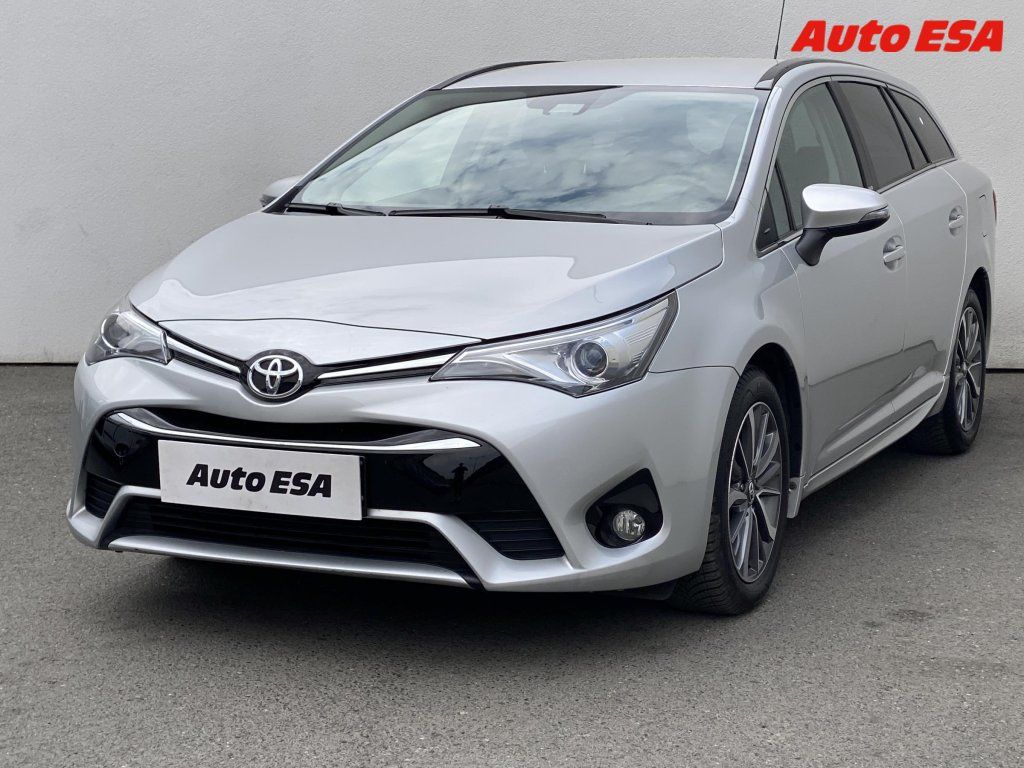 Toyota Avensis, 2.0 D-4D,Sport,kůže,+ALU - fotka 3