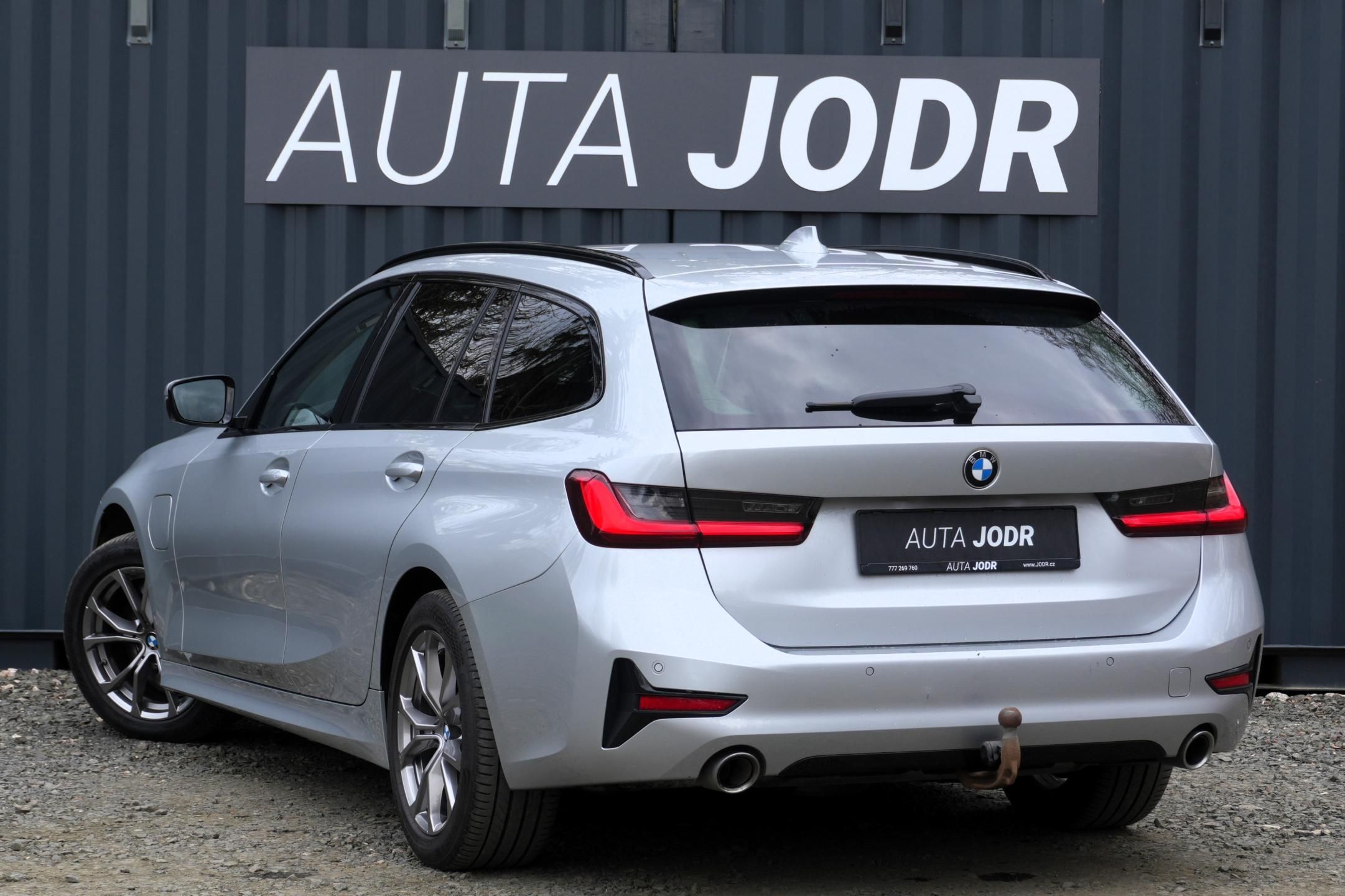 BMW Řada 3, 330e xDrive, ACC, Tažné - fotka 6
