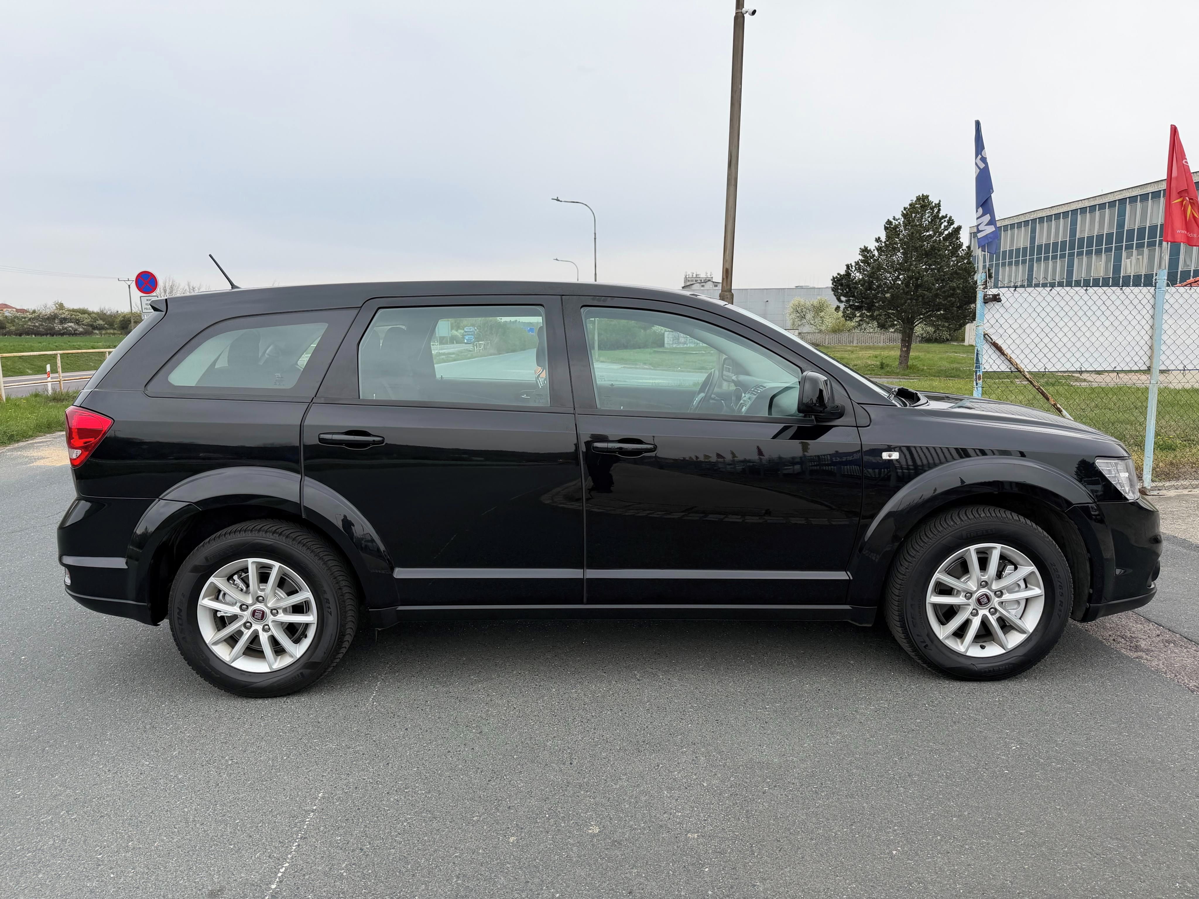 Fiat Freemont, 2.0 M-JET2 103kW 7 MÍST - fotka 4