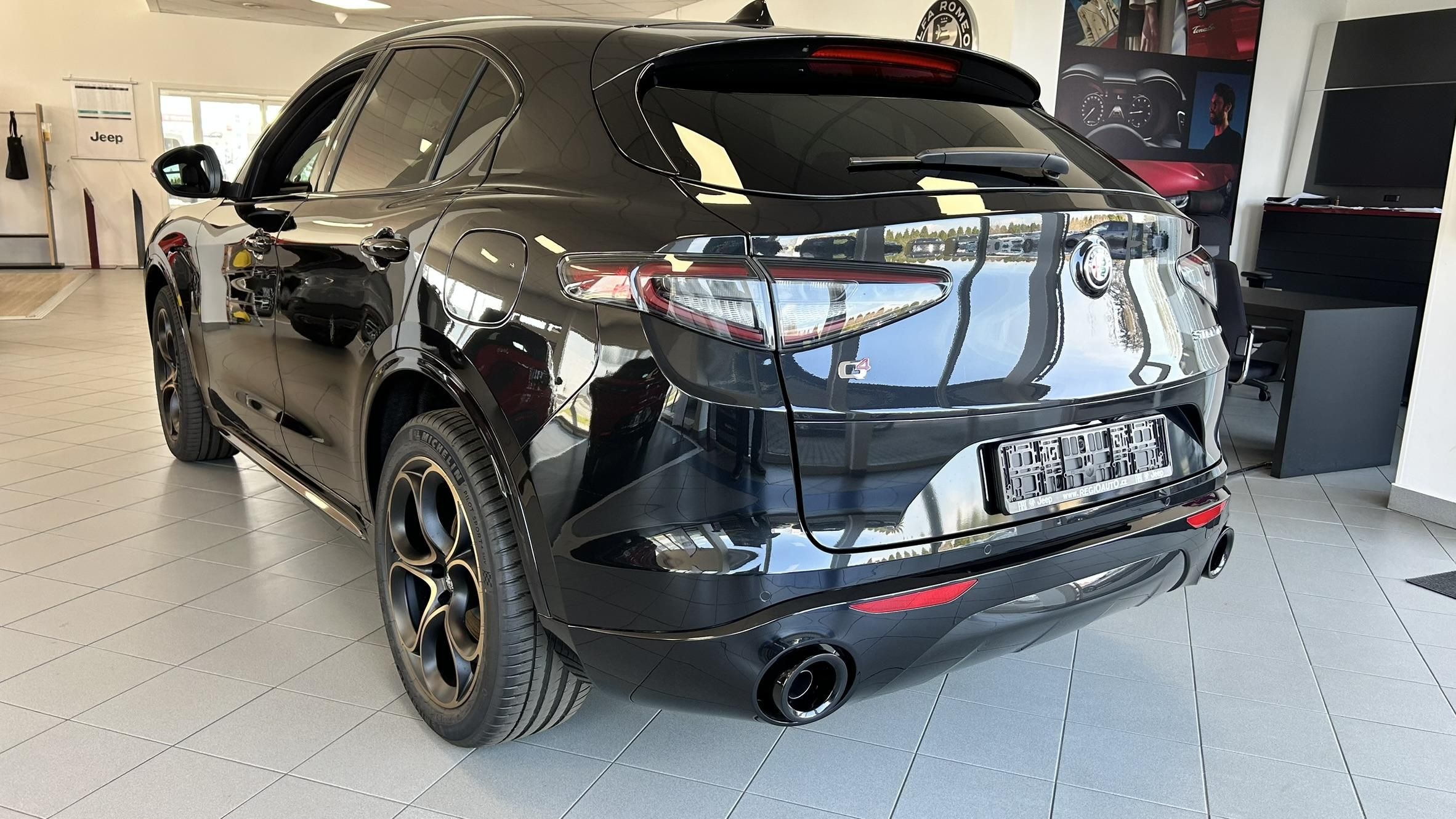Alfa Romeo Stelvio, 2.0i 280k AWD Intensa - fotka 3