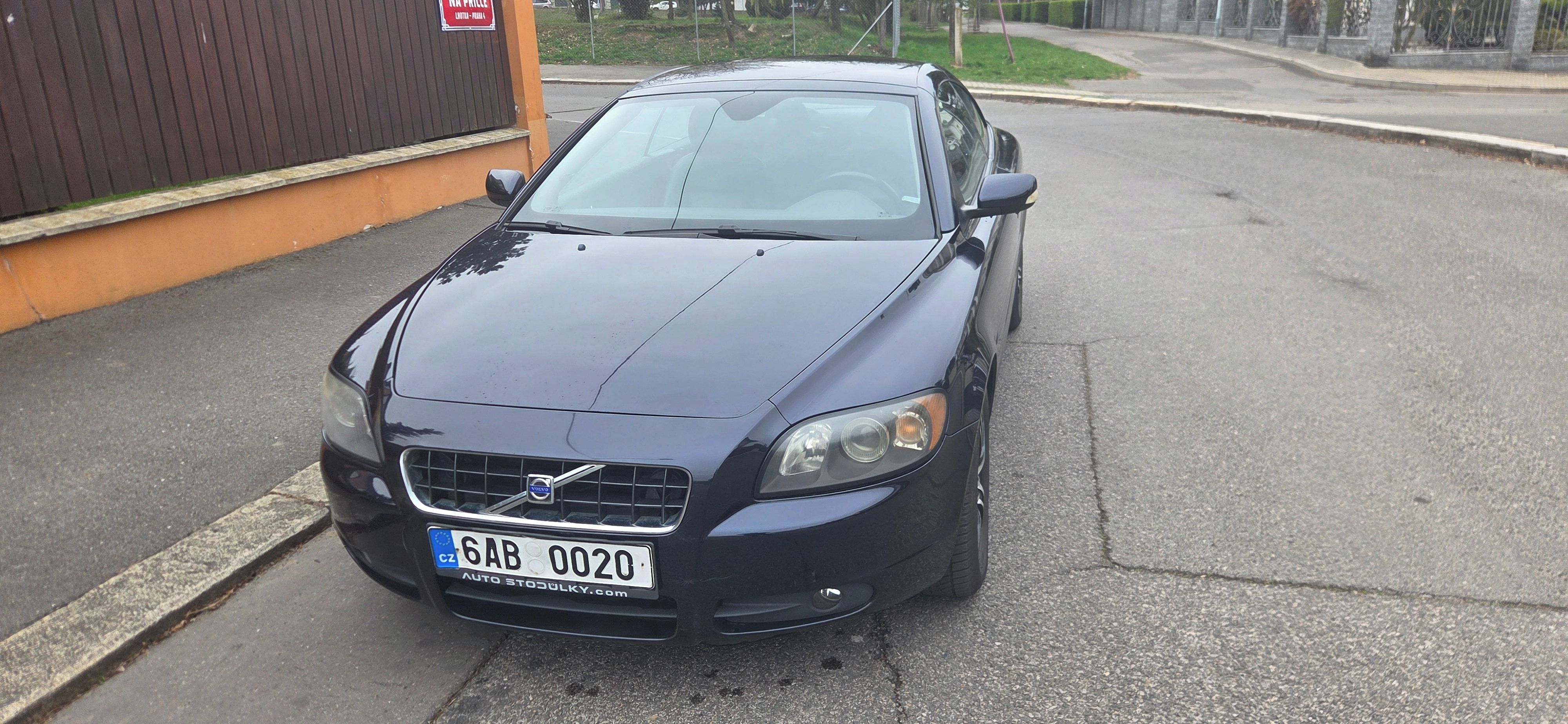 Volvo C70, 2,4 D - fotka 3