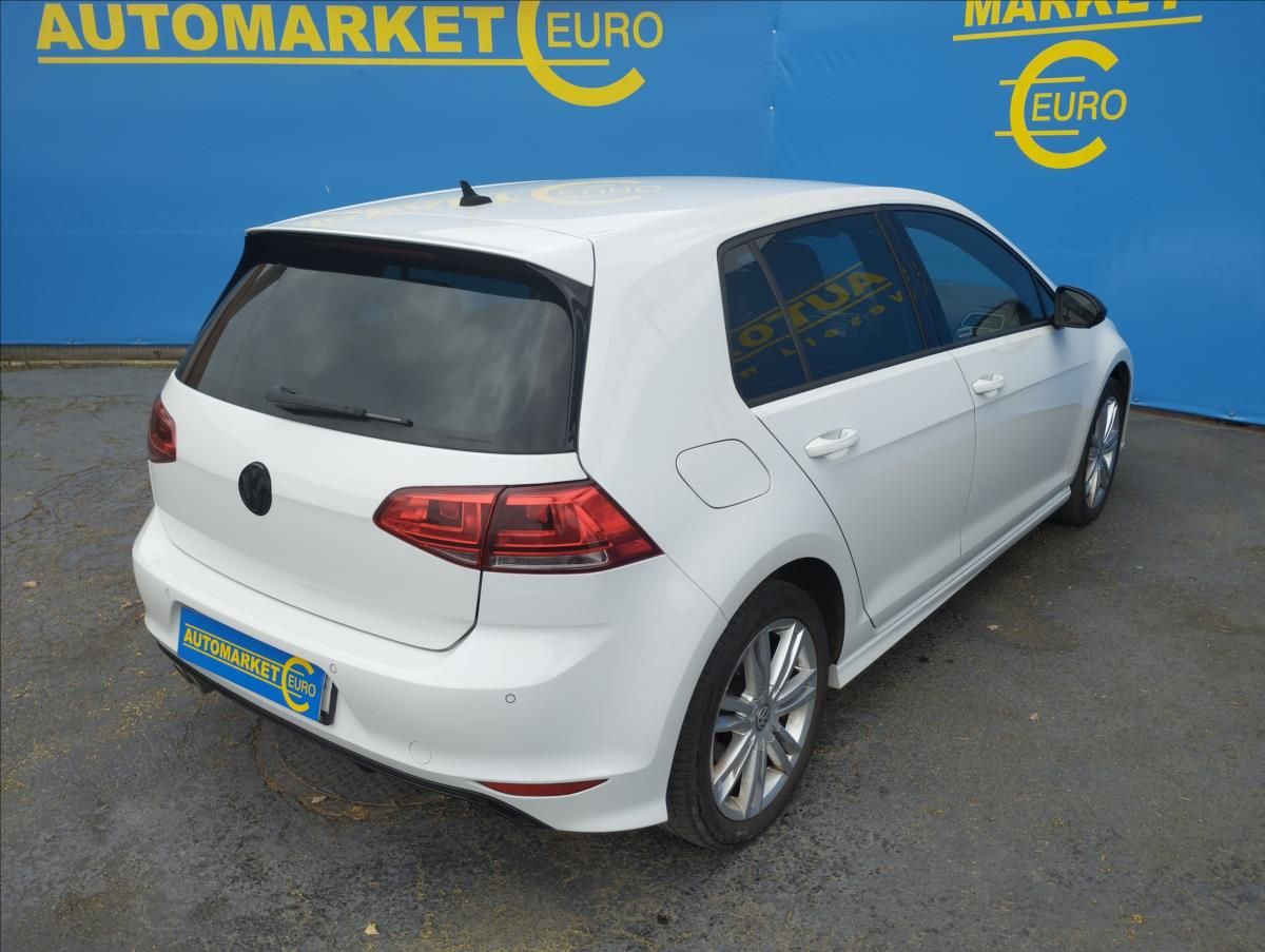 Volkswagen Golf, 2,0 TDi 110KW R-Line - fotka 4