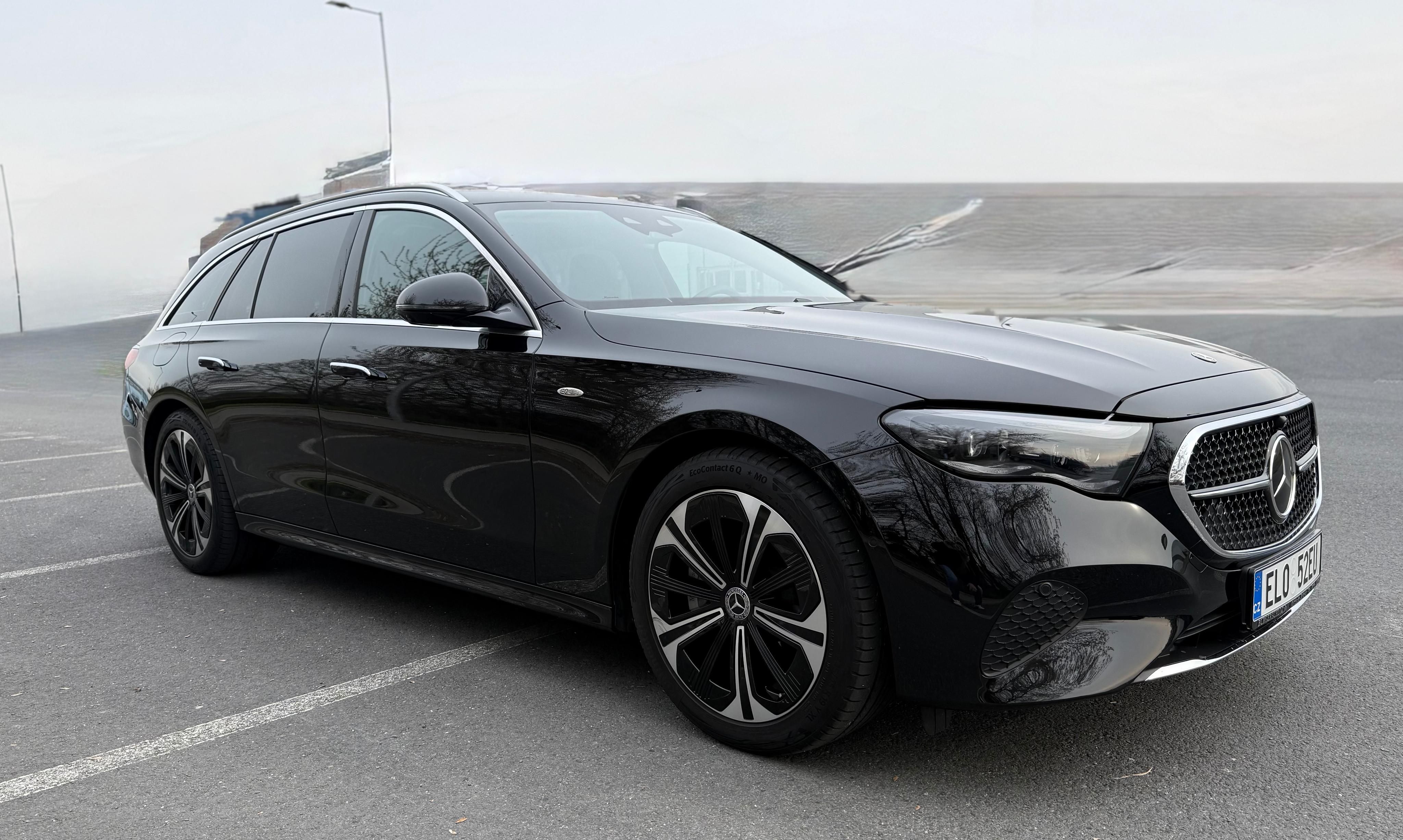 Mercedes-Benz Třídy E, E300de kombi Plug in Hybrid - fotka 3