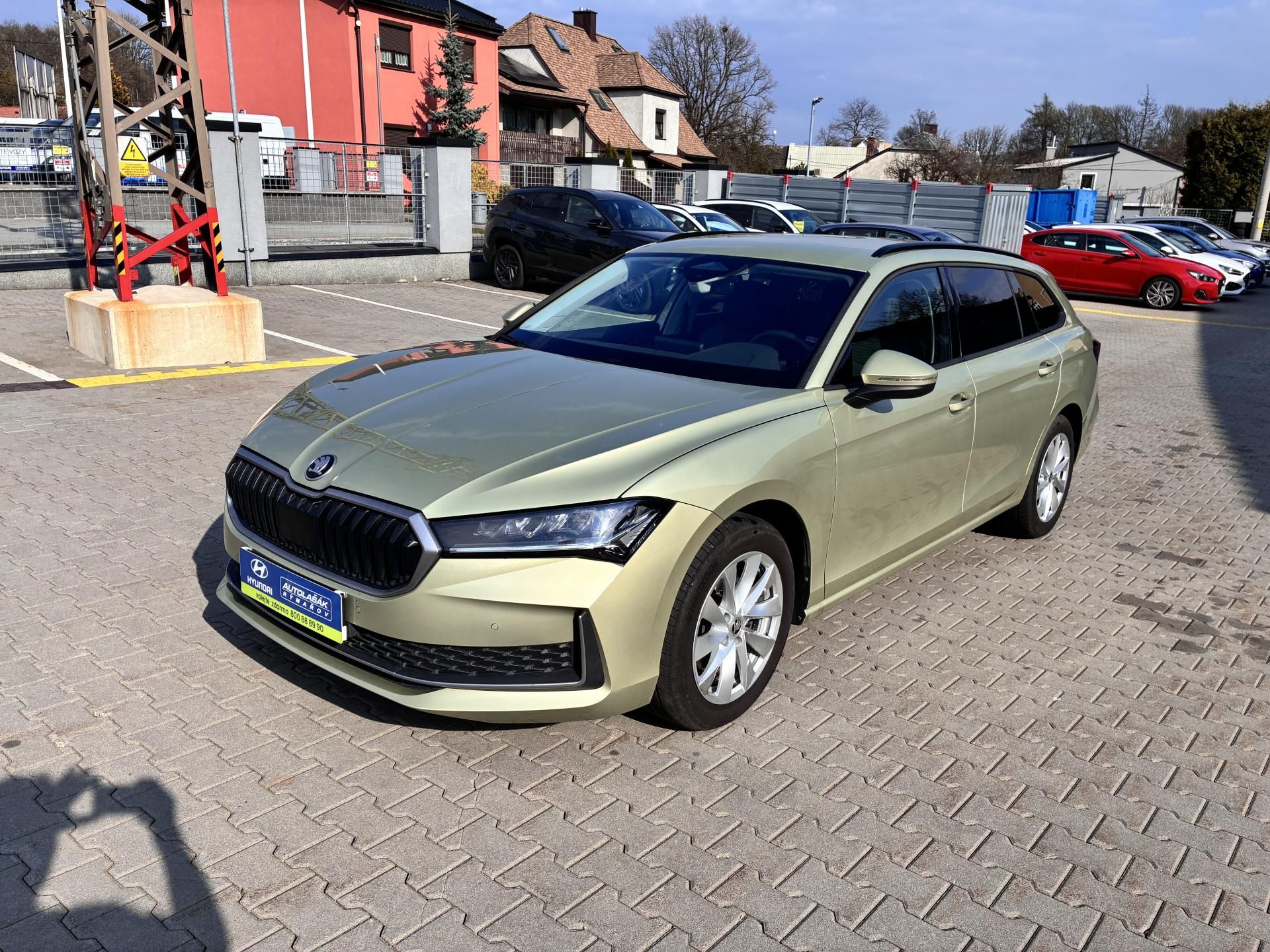 Škoda Superb, 110KW,SELECTION,DSG,TAŽNÉ,1.MA - fotka 3