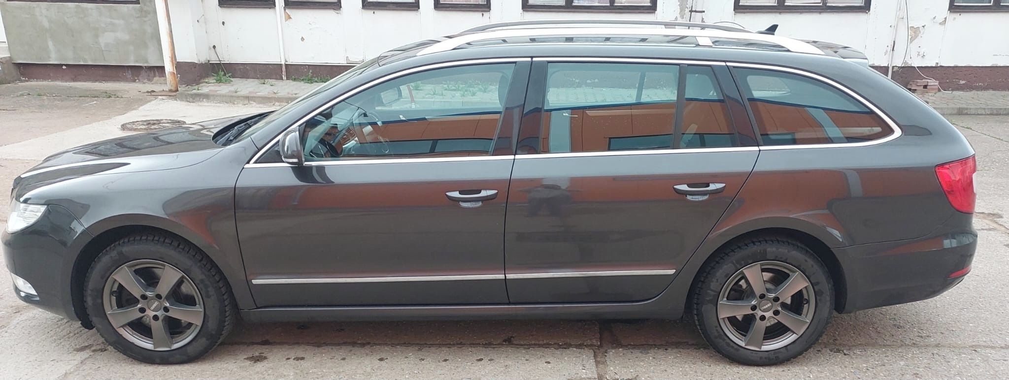 Škoda Superb, 2.0 TDI, DSG - fotka 6