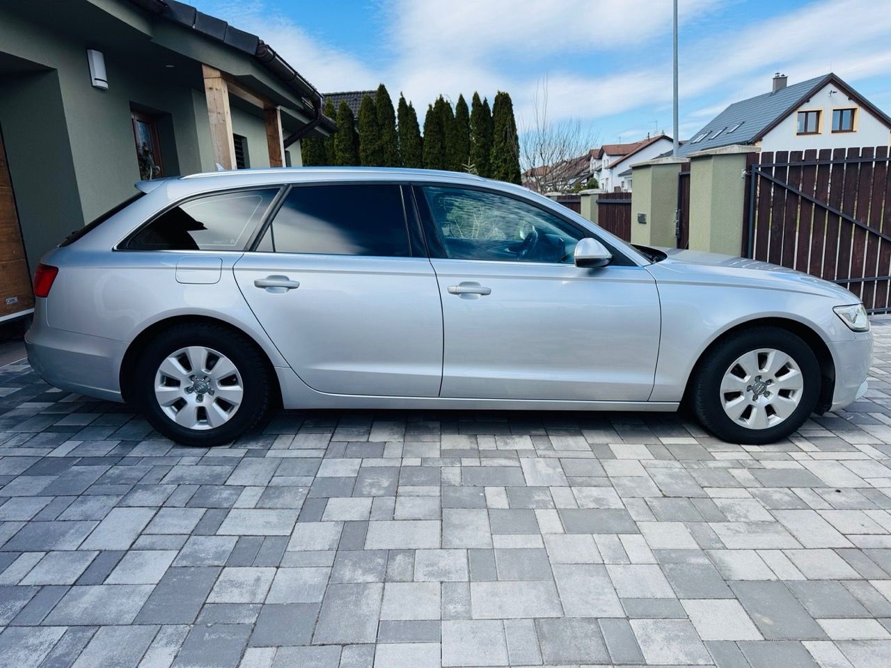 Audi A6, Avant 2.0TDi 130kW - fotka 2